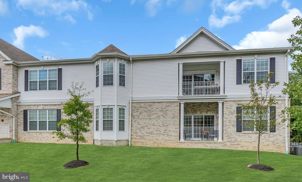 105 CANTERBURY LANE