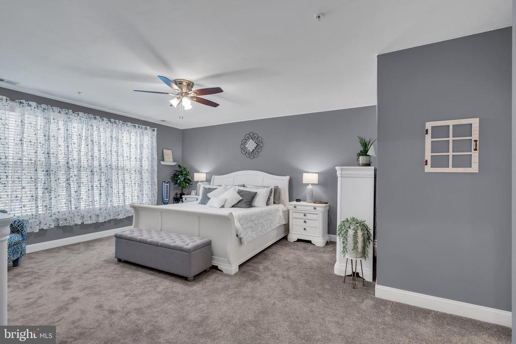 105 CANTERBURY LANE