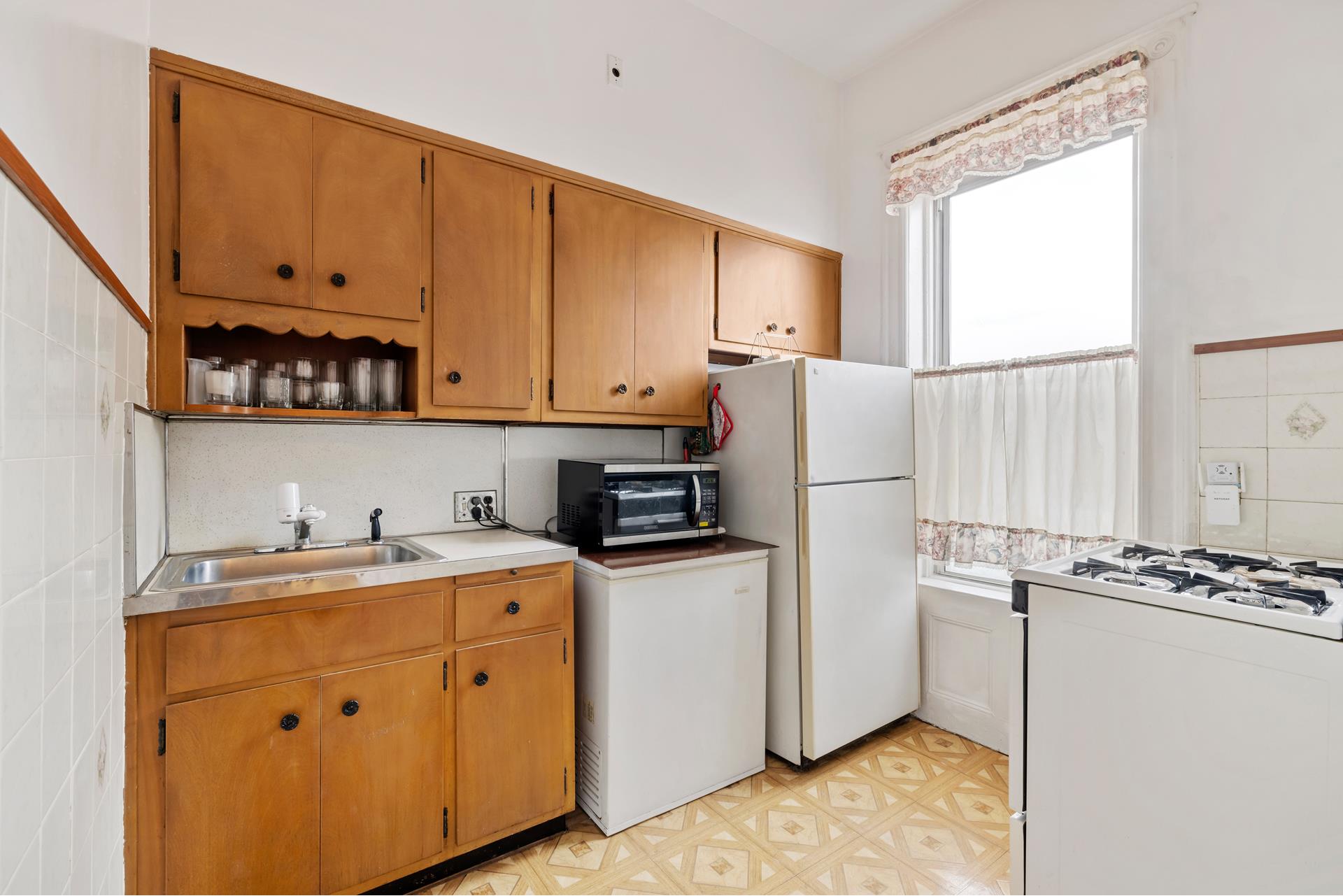3417 Ave I