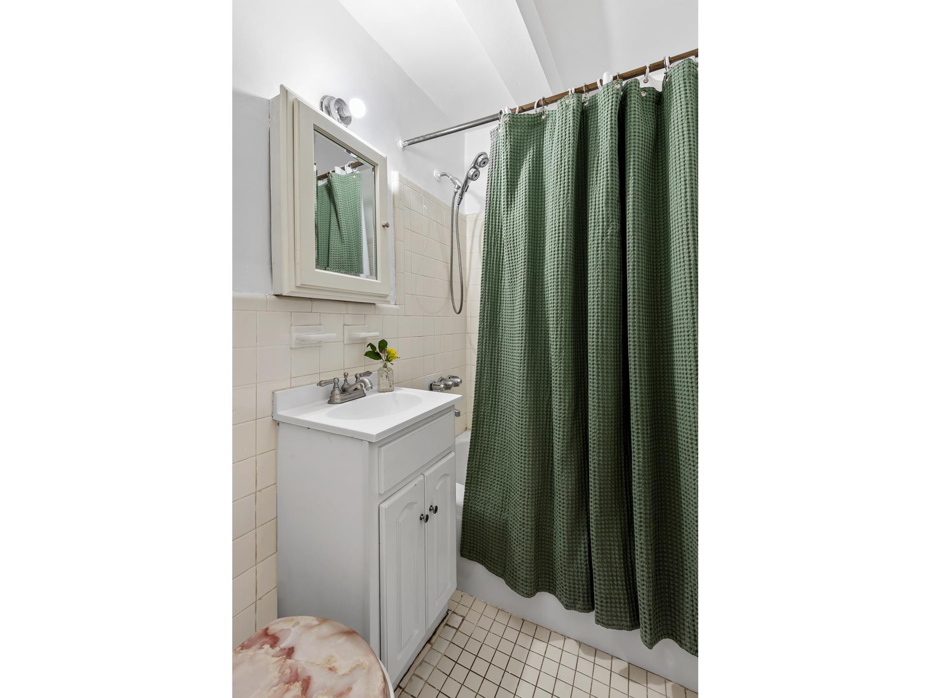 400 E 17TH Street 300