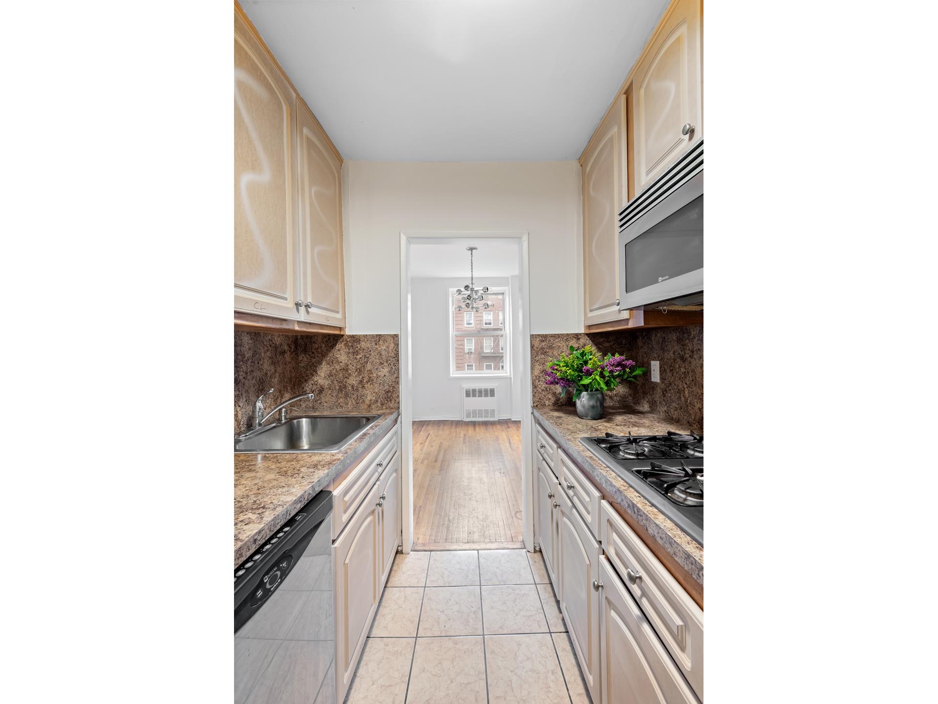 400 E 17TH Street 608