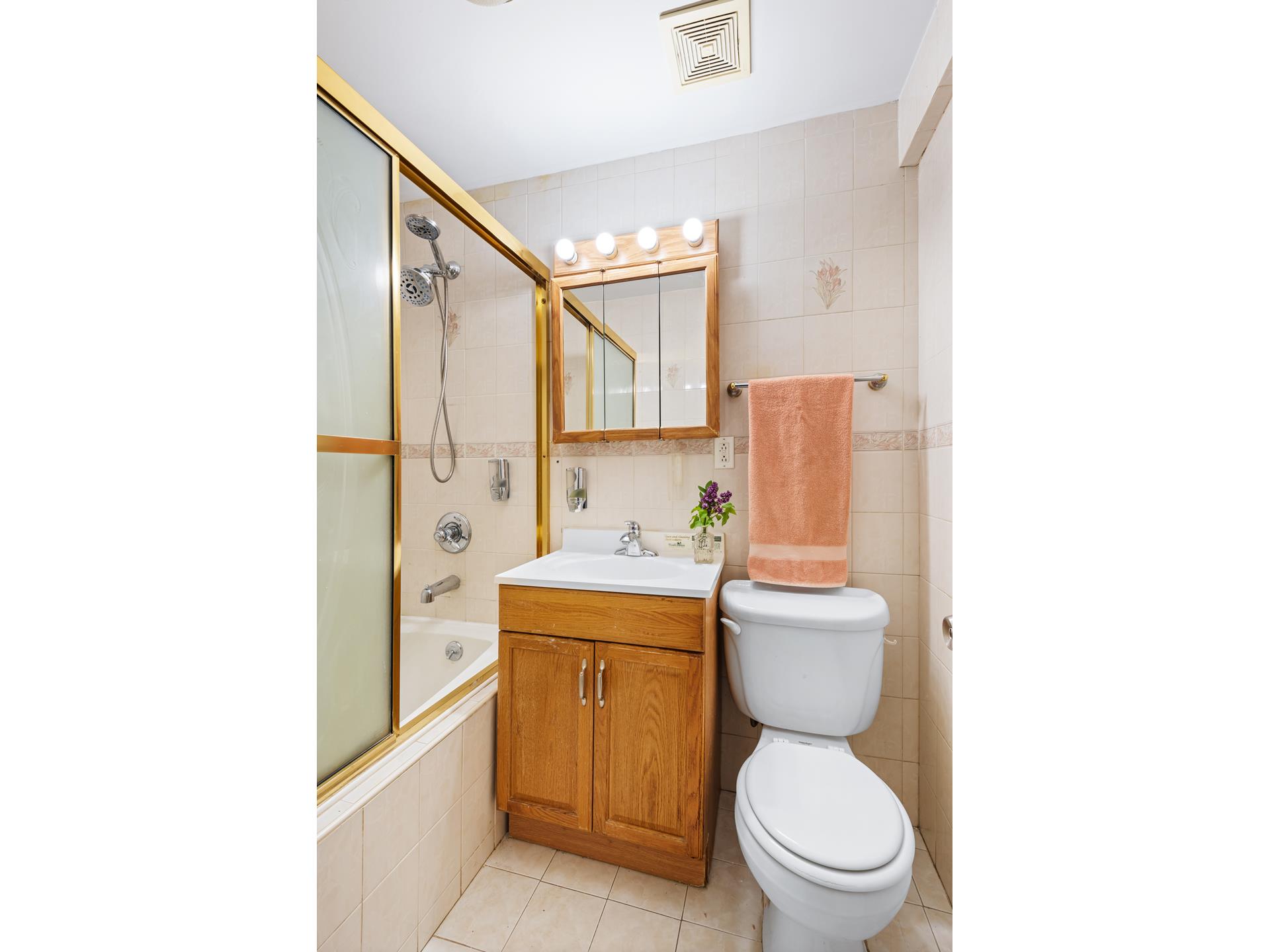 400 E 17TH Street 608