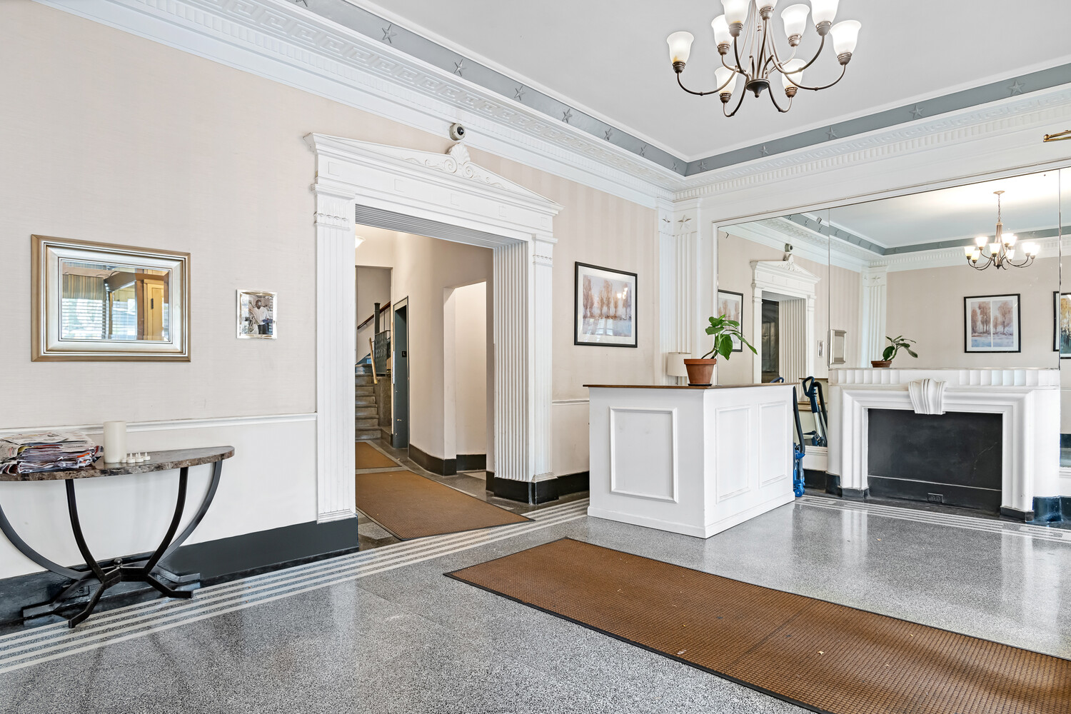 1825 FOSTER Avenue 6J