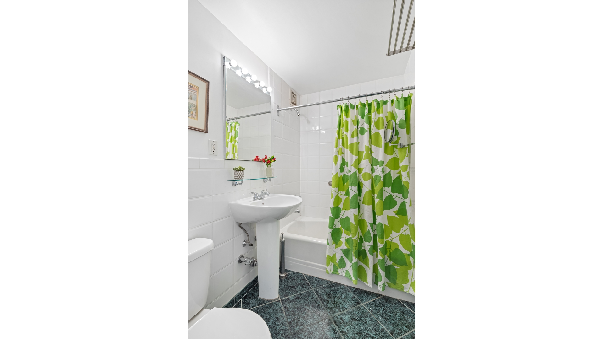 415 ARGYLE Road 4A