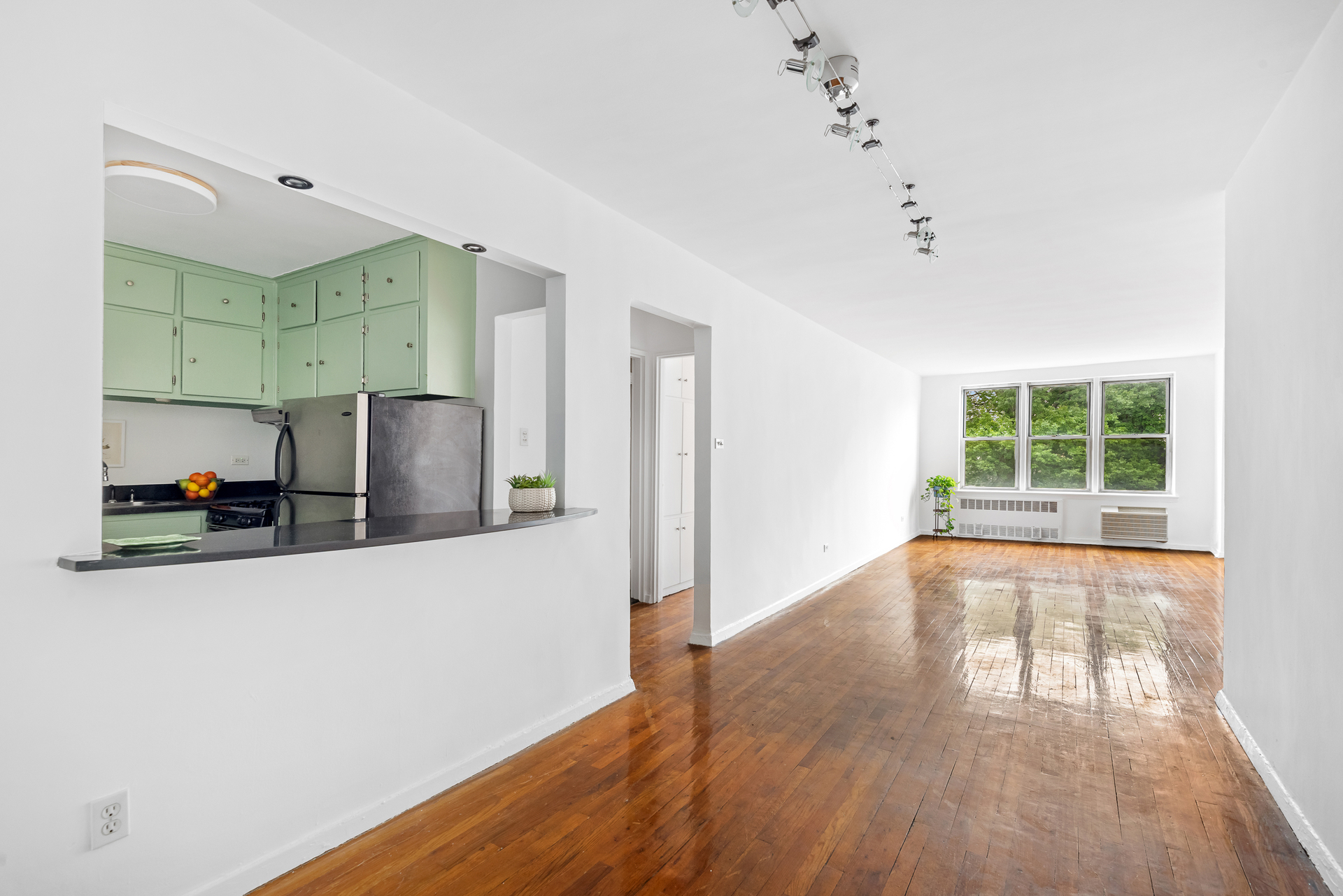 415 ARGYLE Road 4A