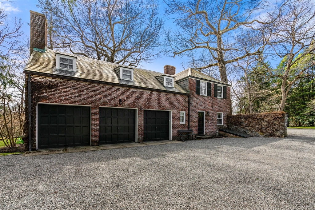 27 Laurel Rd