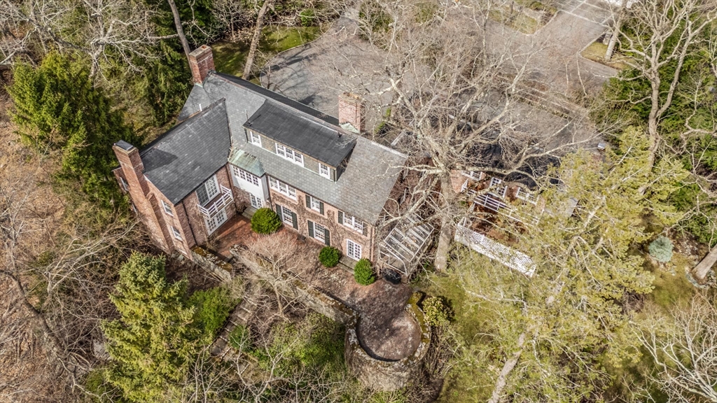 27 Laurel Rd