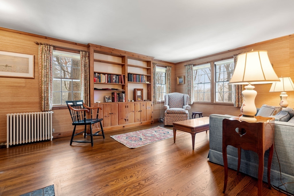 27 Laurel Rd