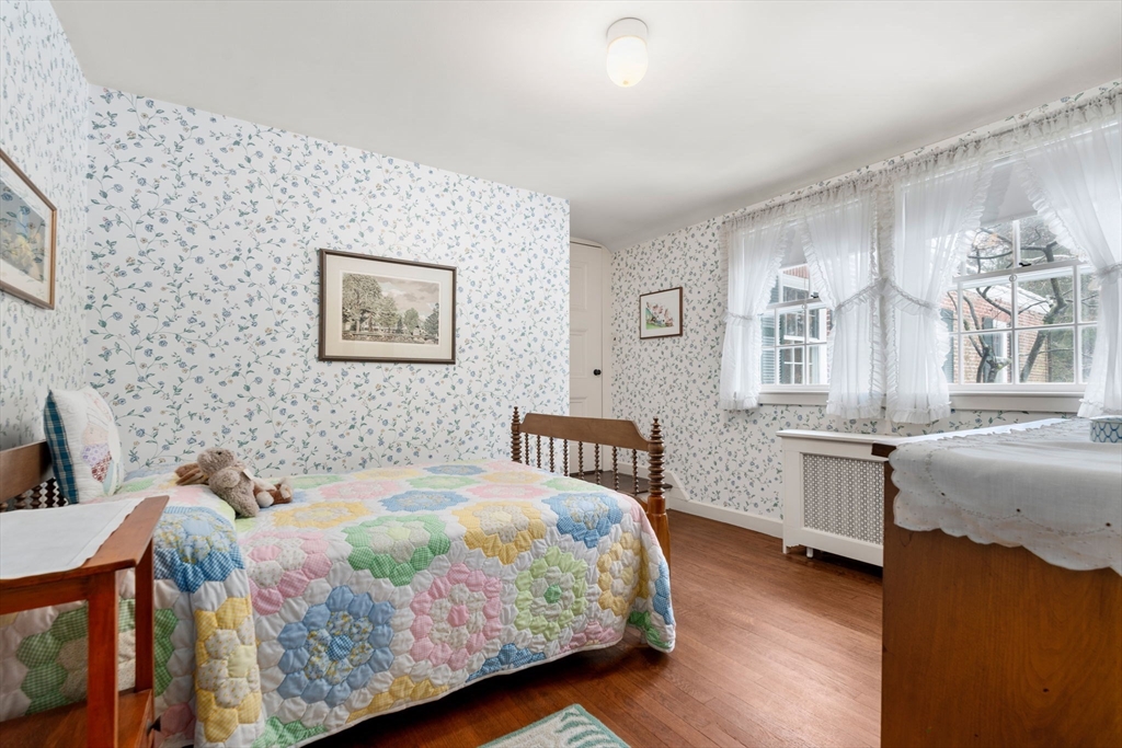 27 Laurel Rd