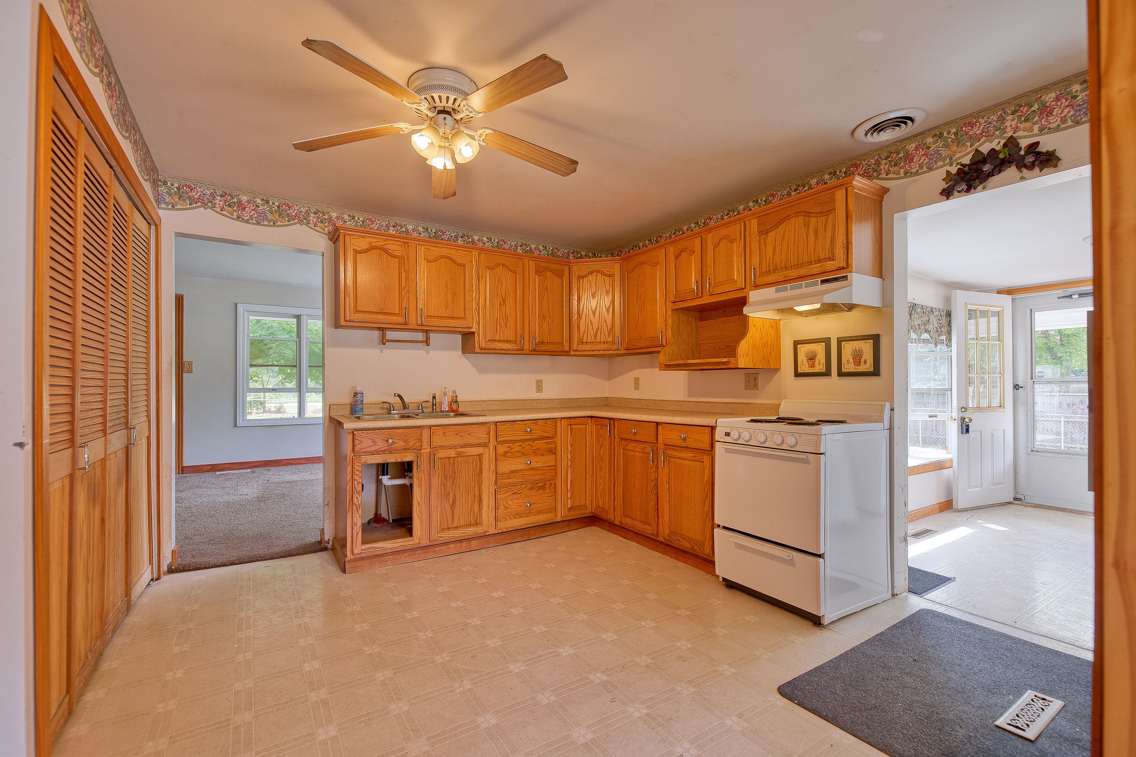 14297 MONTLE Road