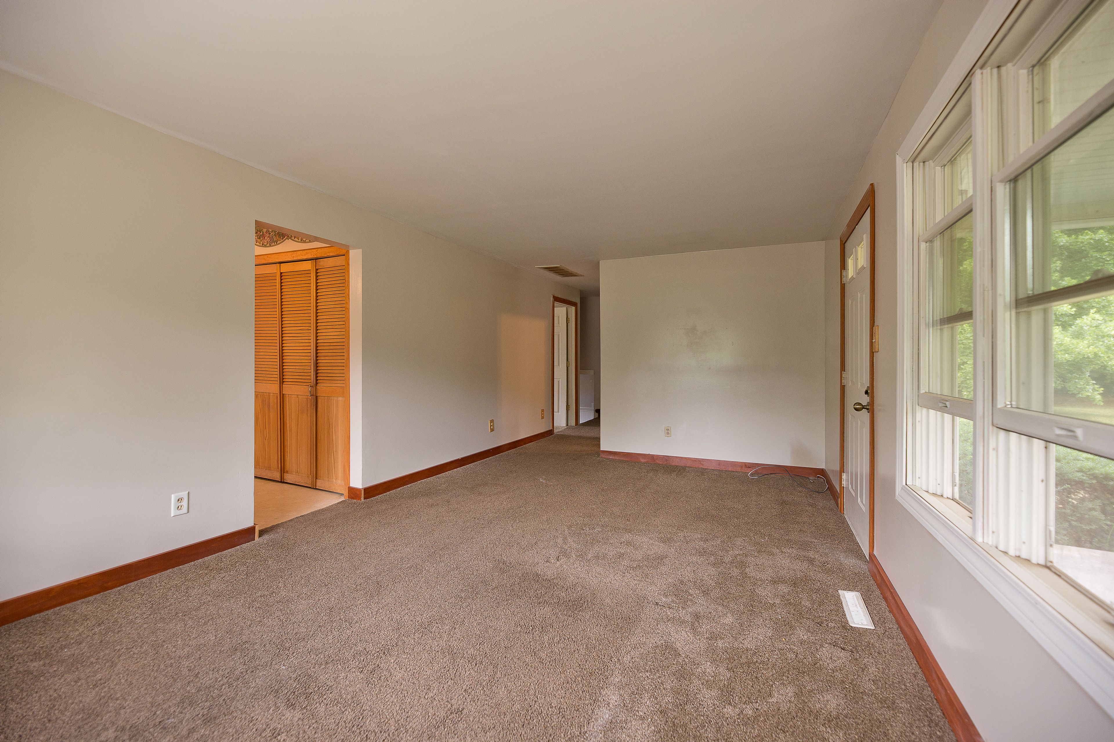 14297 MONTLE Road