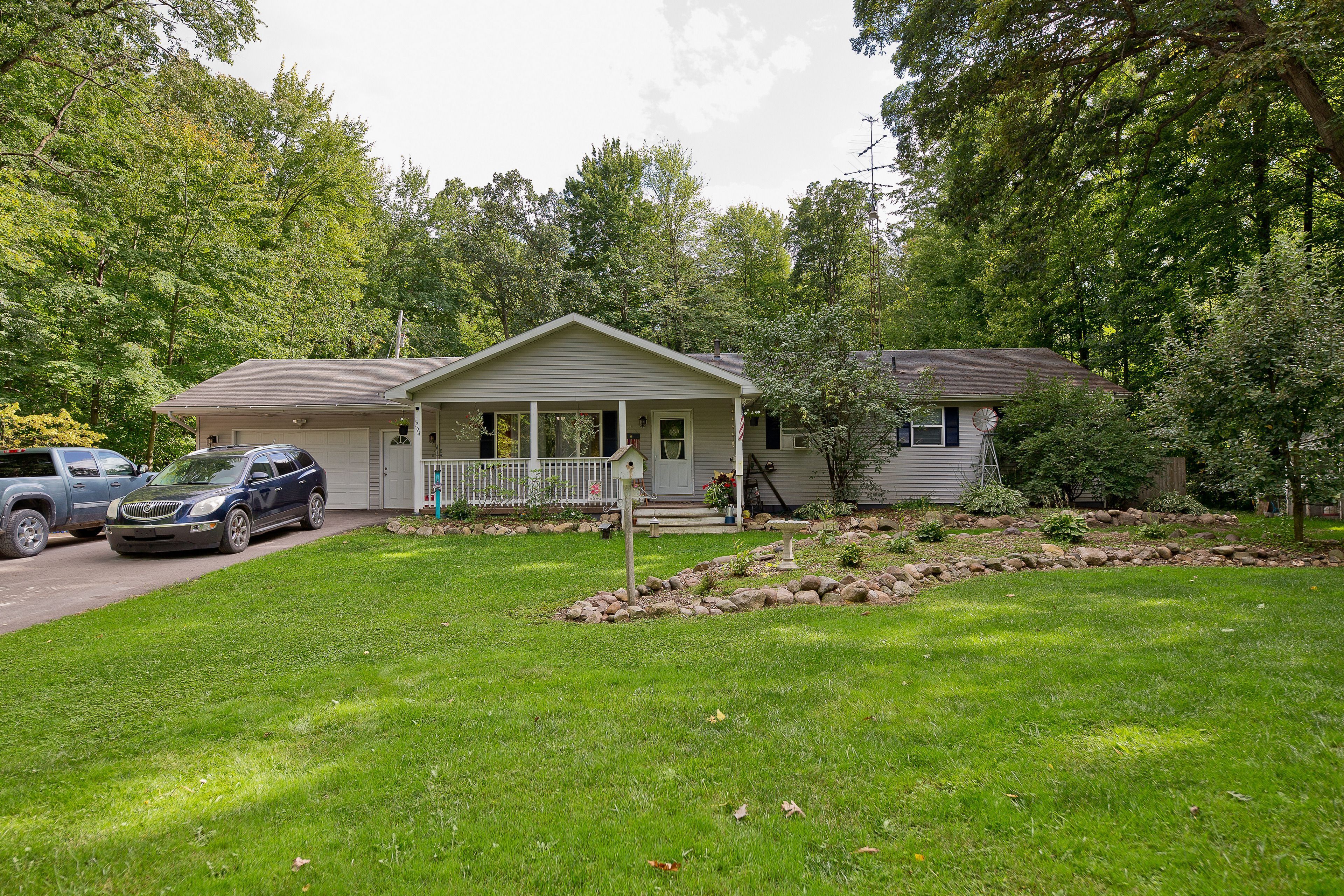 1294 E WILLARD Road