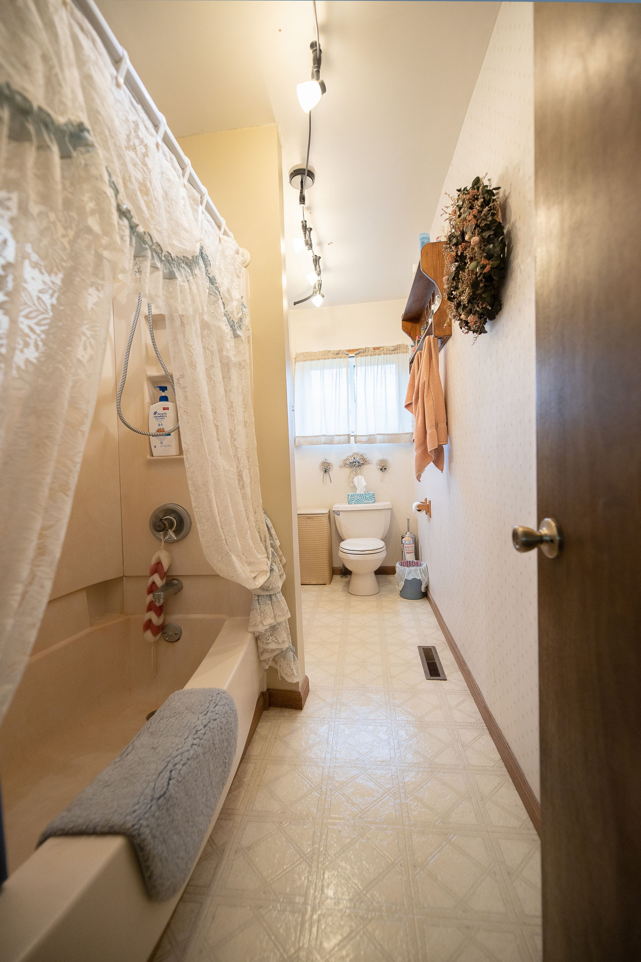 11405 BELL Road