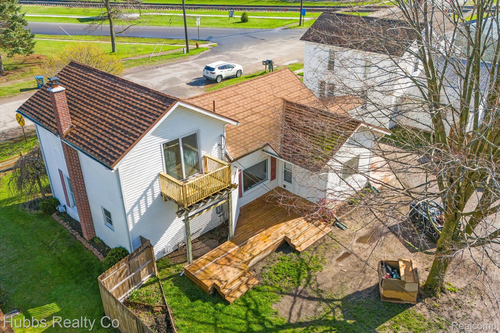 4695 CENTER Street
