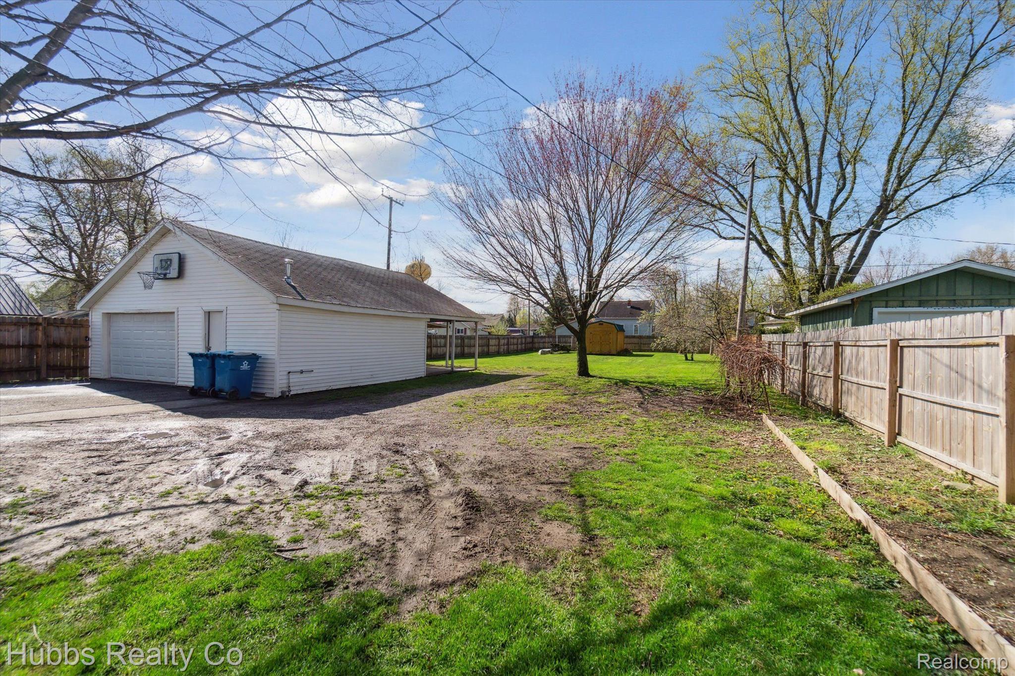 4695 CENTER Street