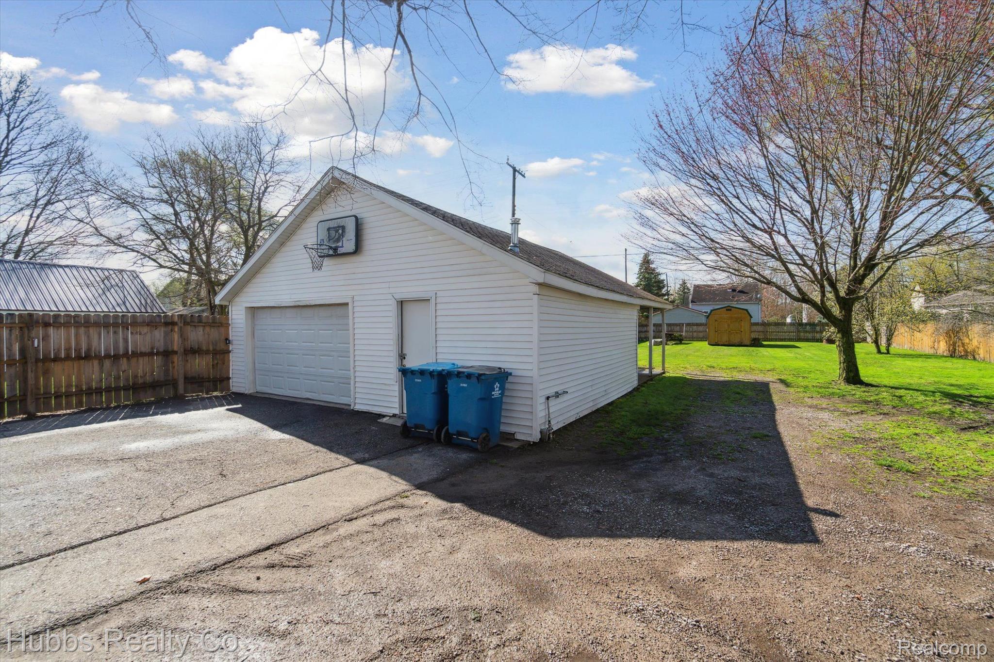 4695 CENTER Street