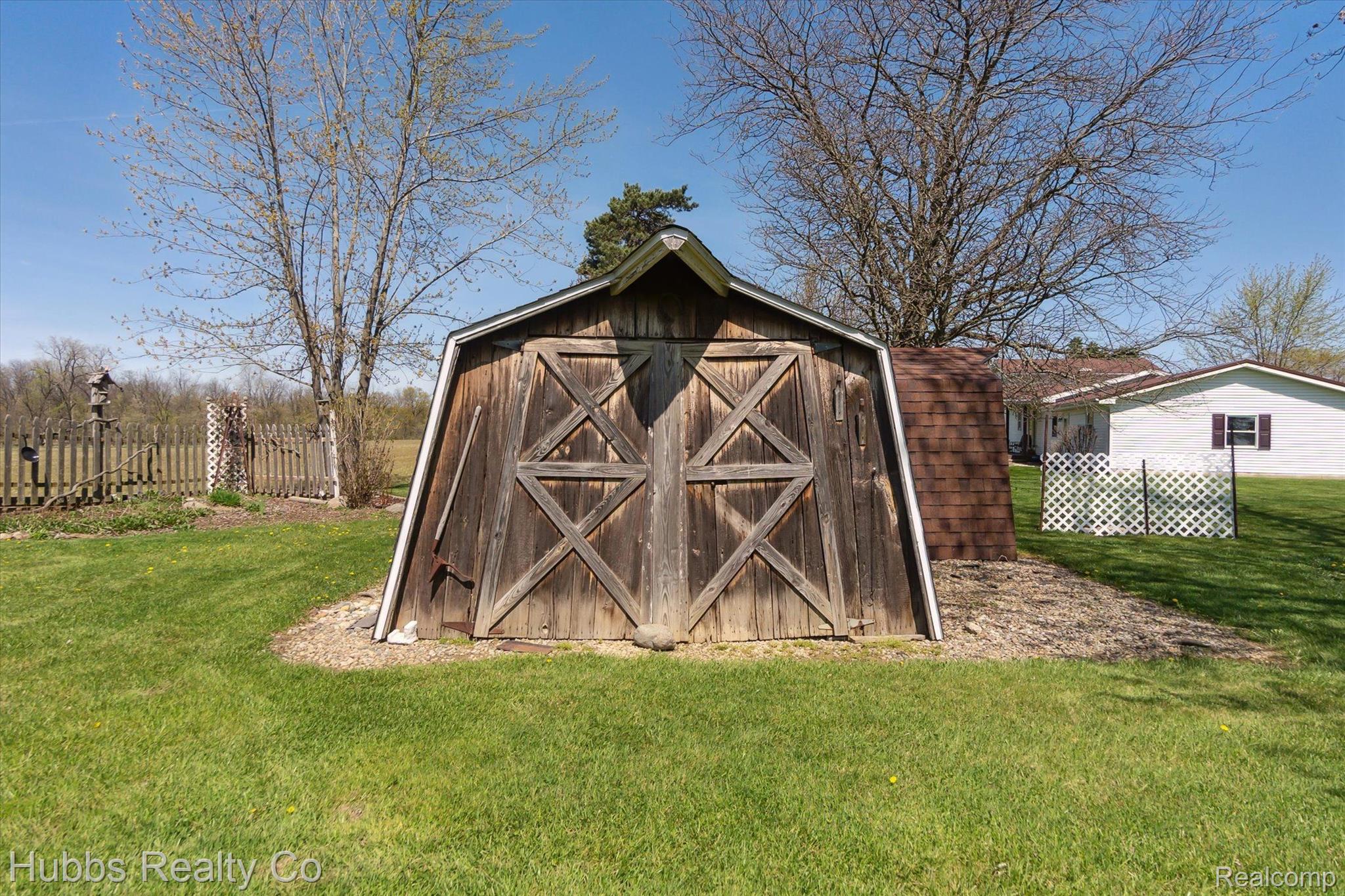 4115 N NEW LOTHROP Road