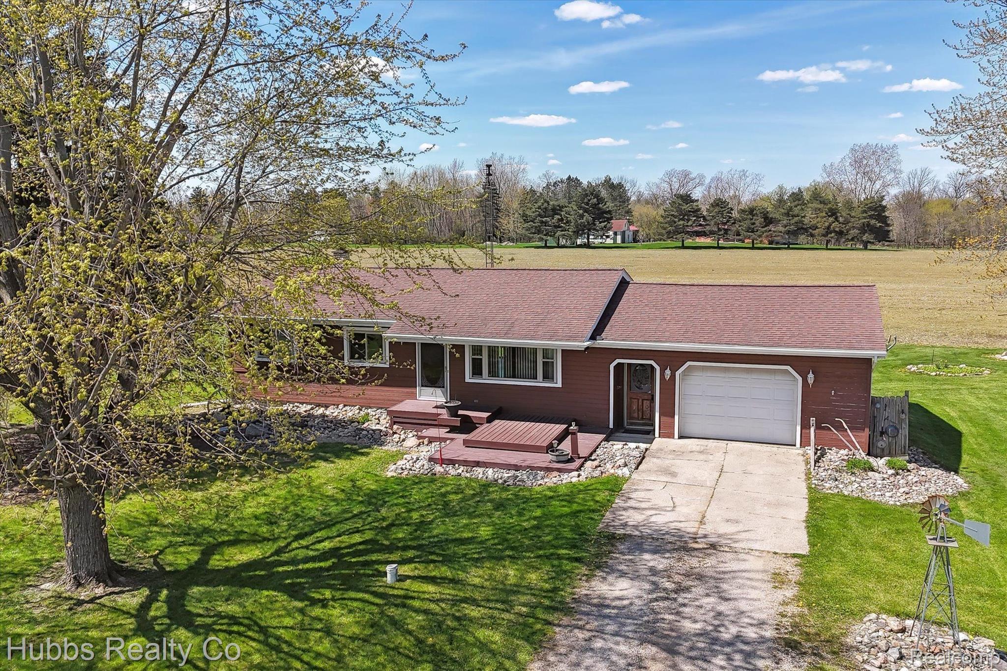 4115 N NEW LOTHROP Road
