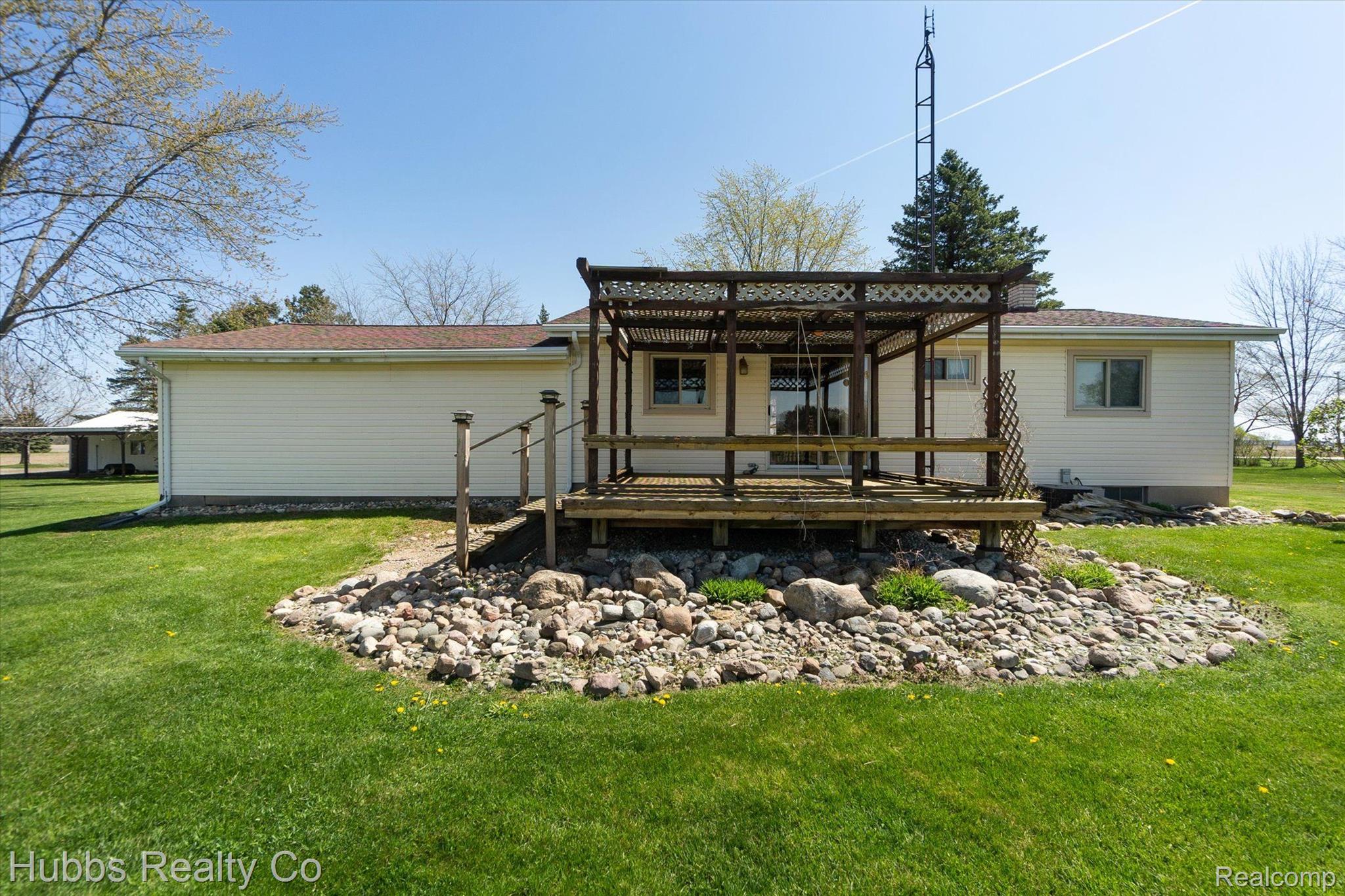 4115 N NEW LOTHROP Road