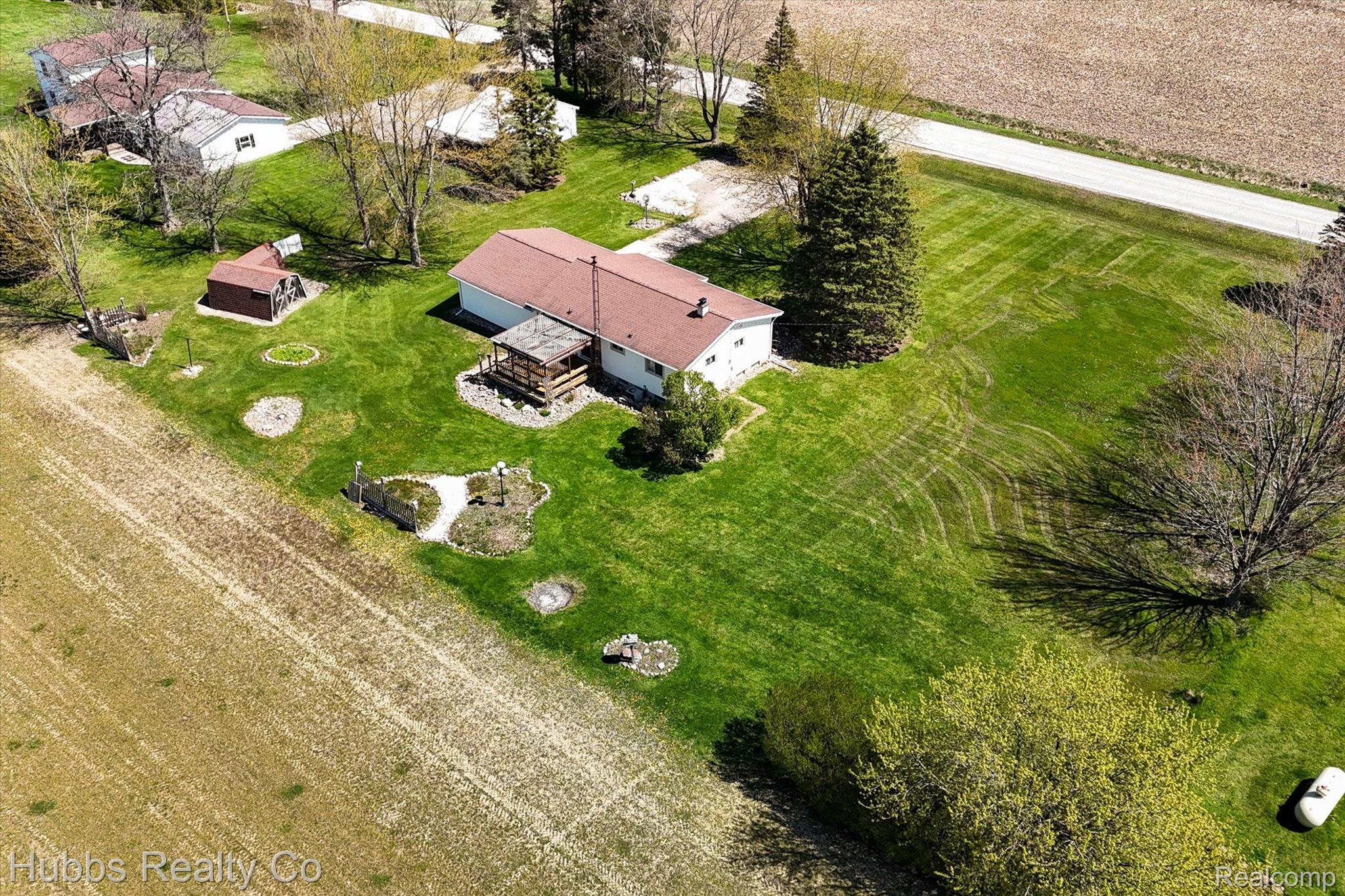4115 N NEW LOTHROP Road