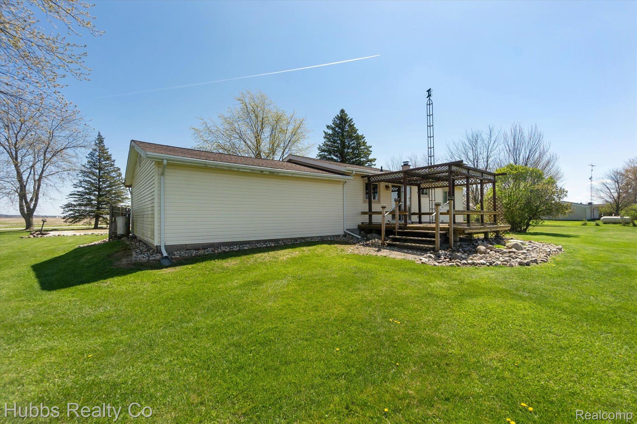 4115 N NEW LOTHROP Road