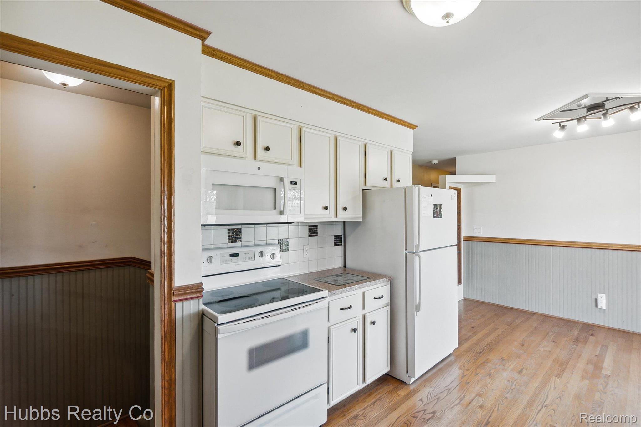 4115 N NEW LOTHROP Road
