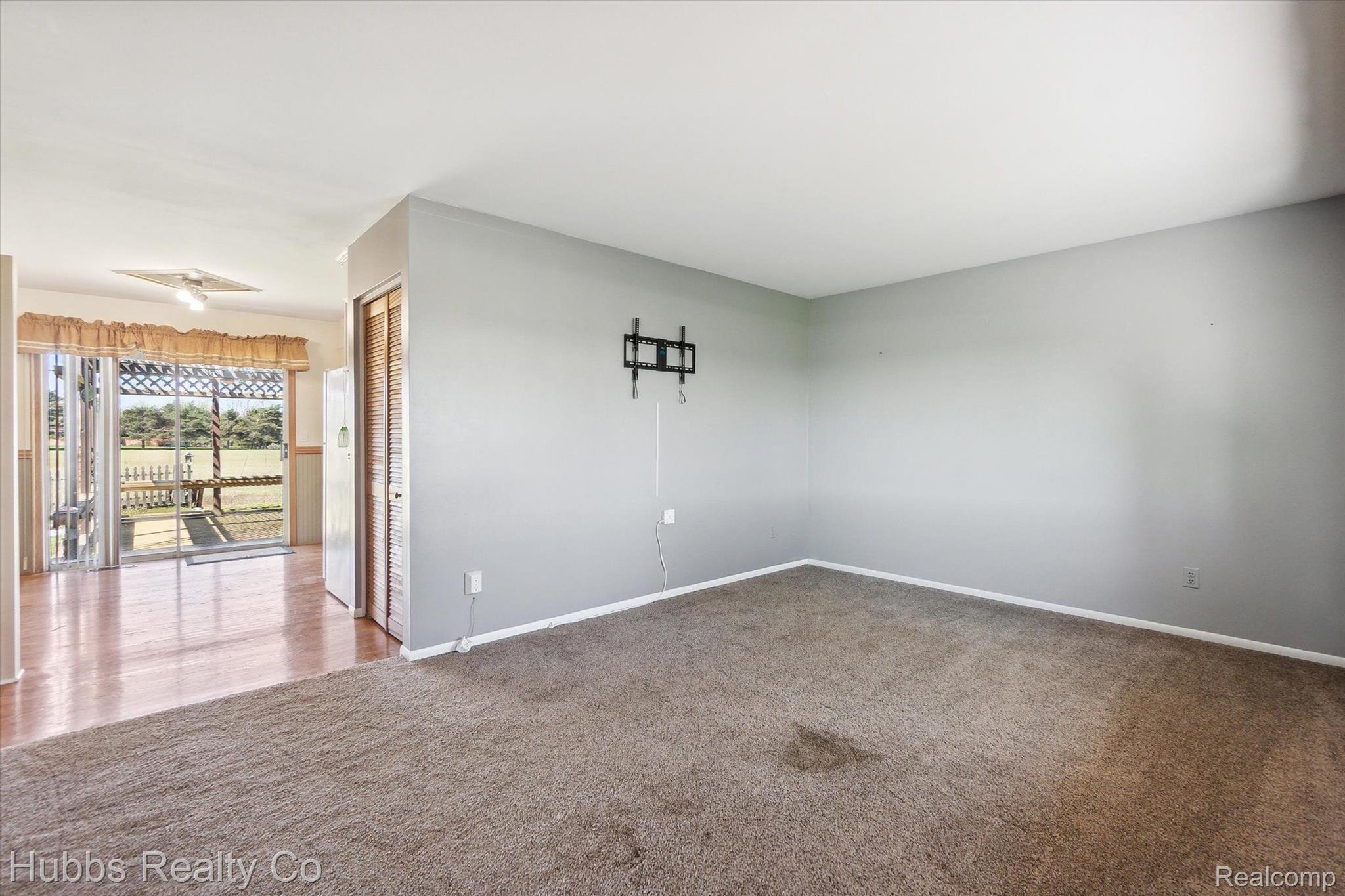 4115 N NEW LOTHROP Road
