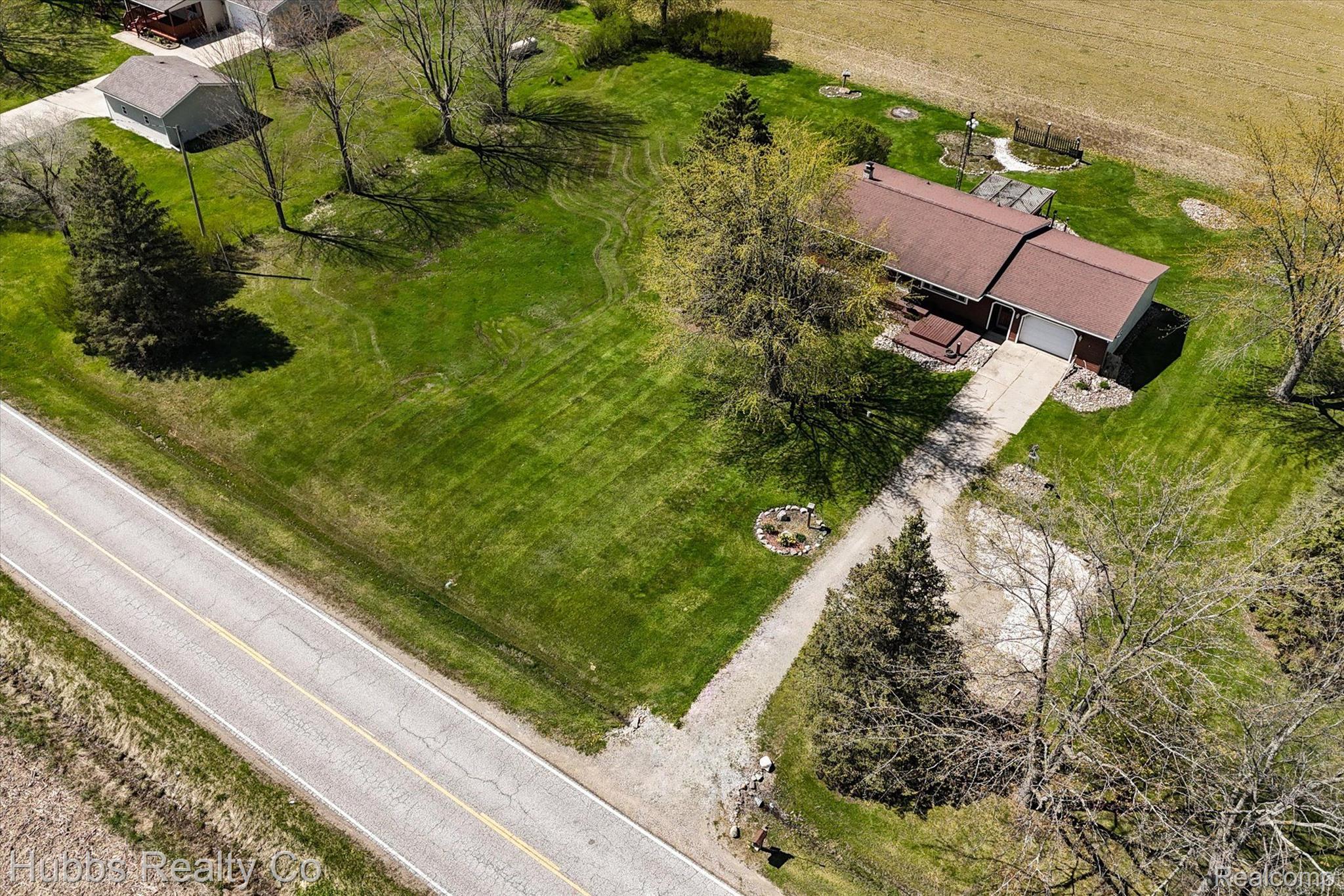 4115 N NEW LOTHROP Road