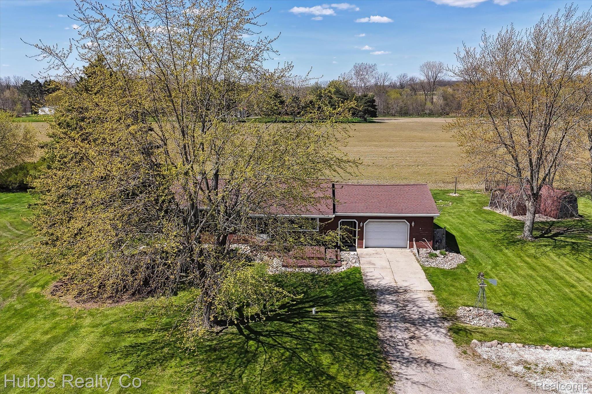 4115 N NEW LOTHROP Road