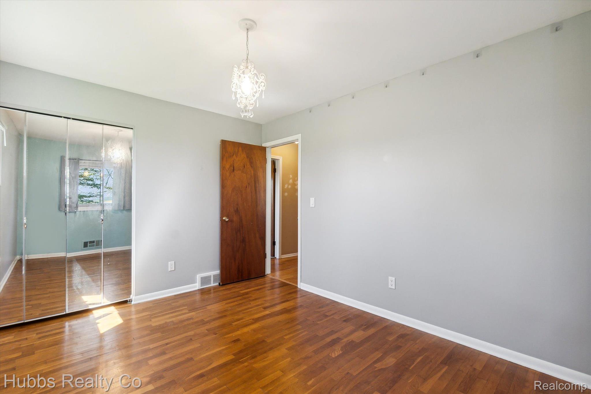 4115 N NEW LOTHROP Road