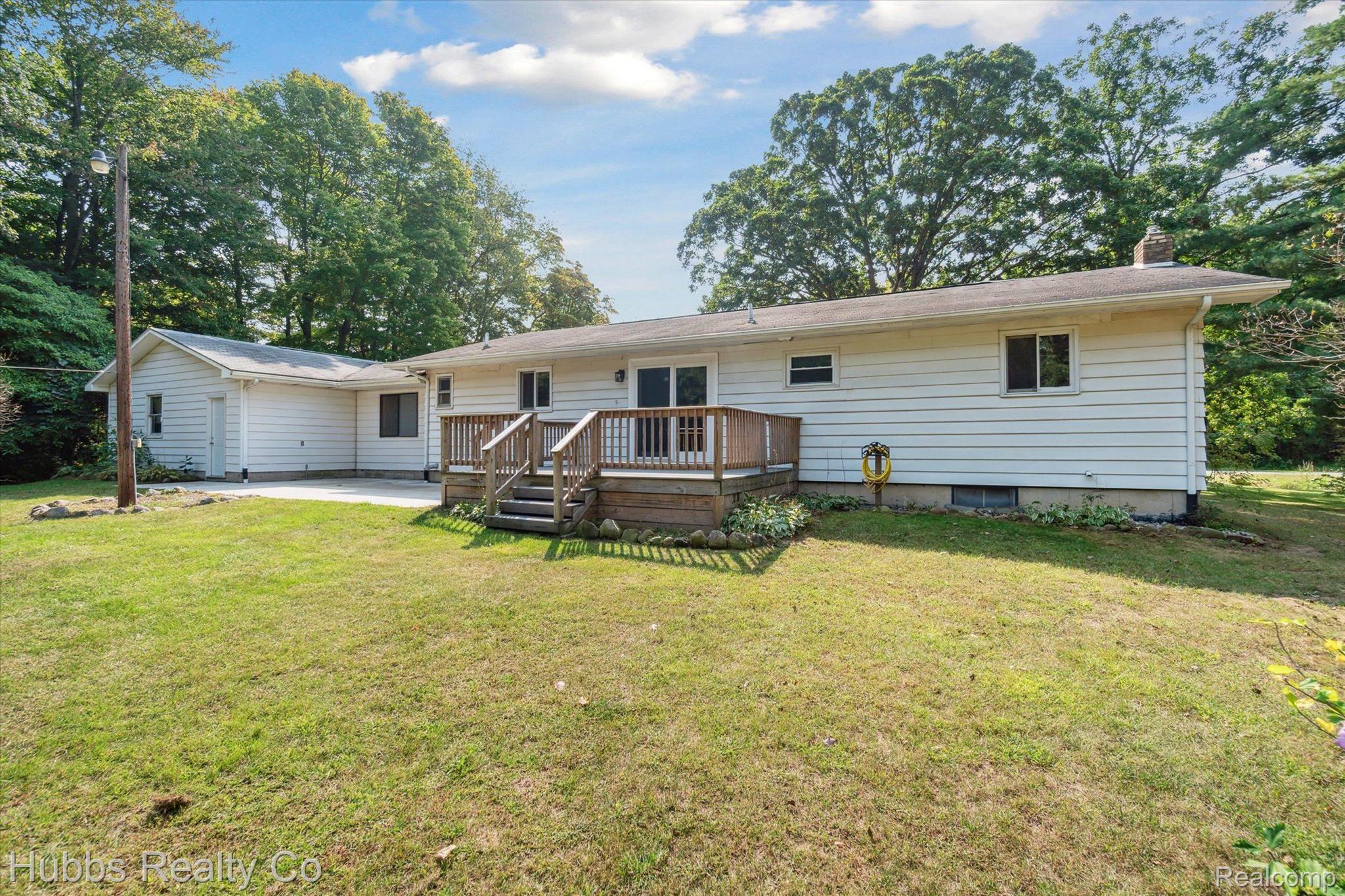 1247 E BURT Road