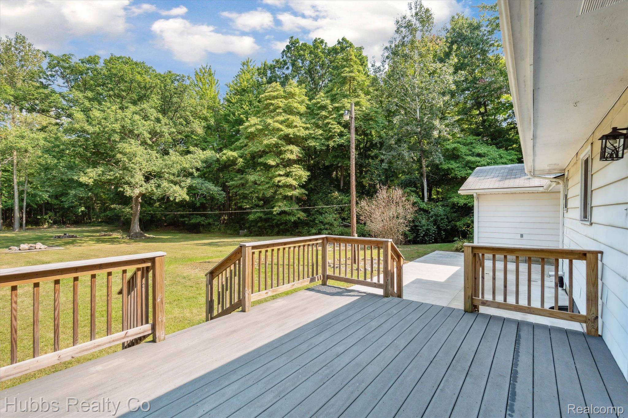 1247 E BURT Road