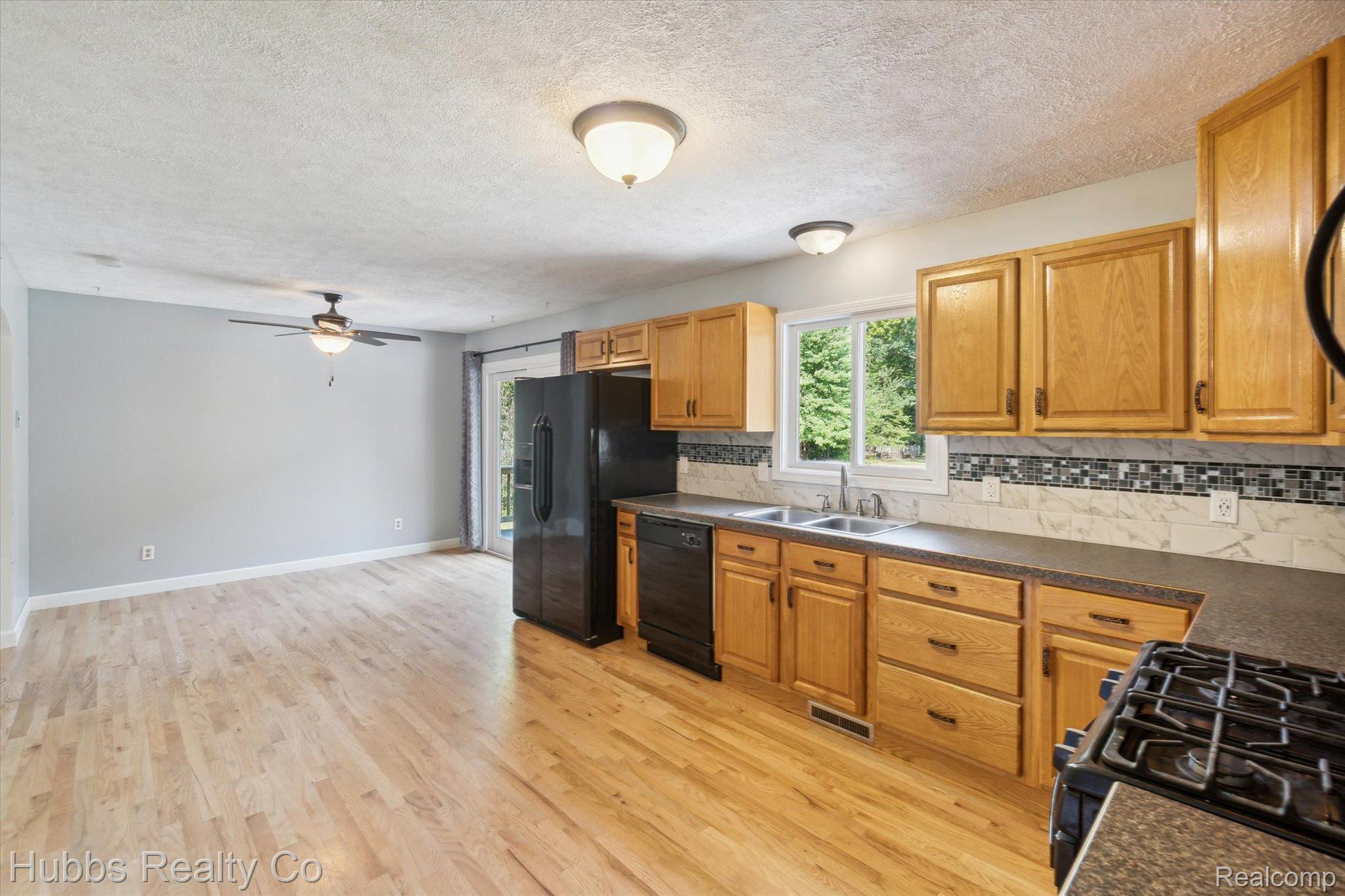 1247 E BURT Road