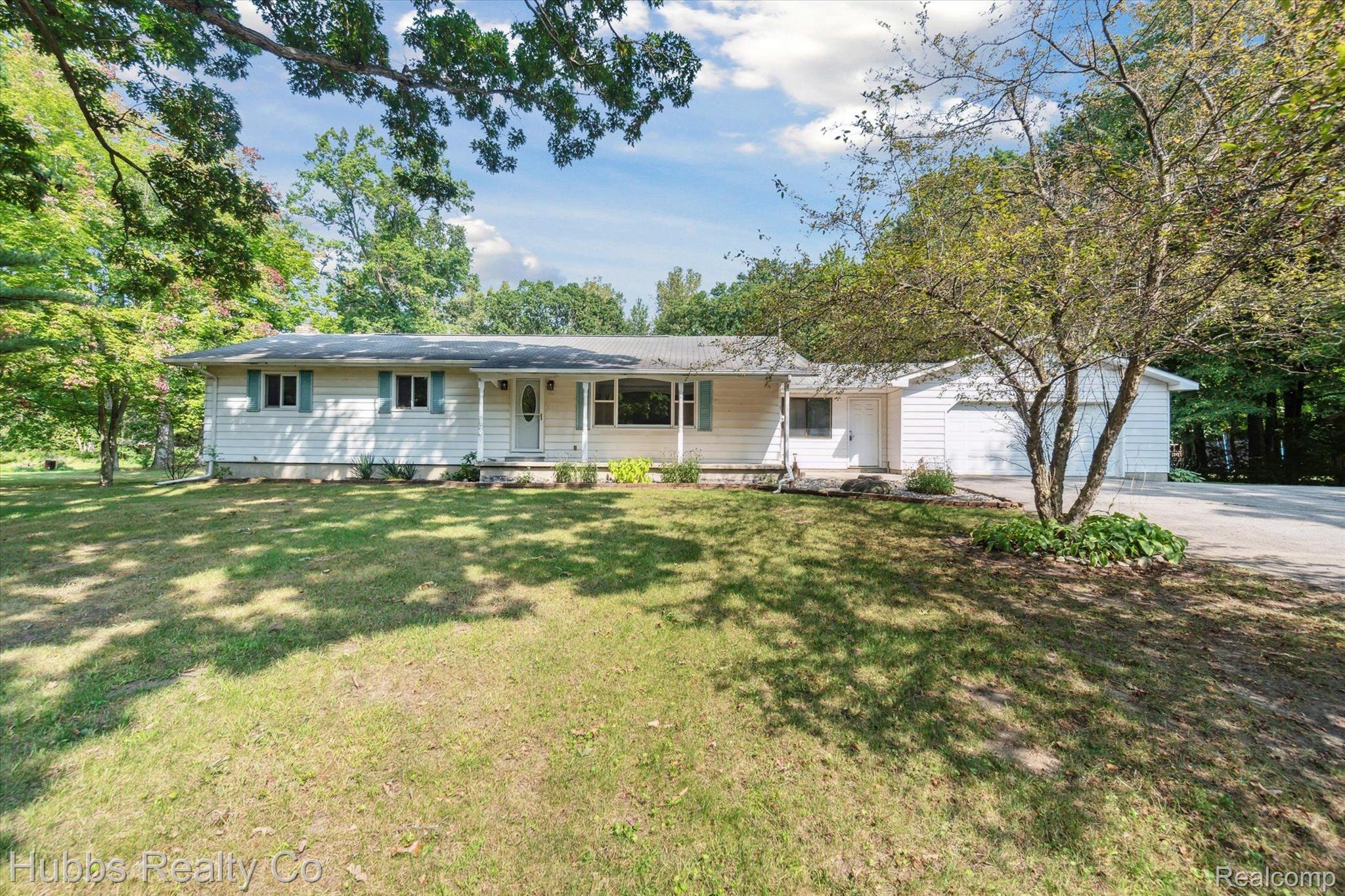 1247 E BURT Road