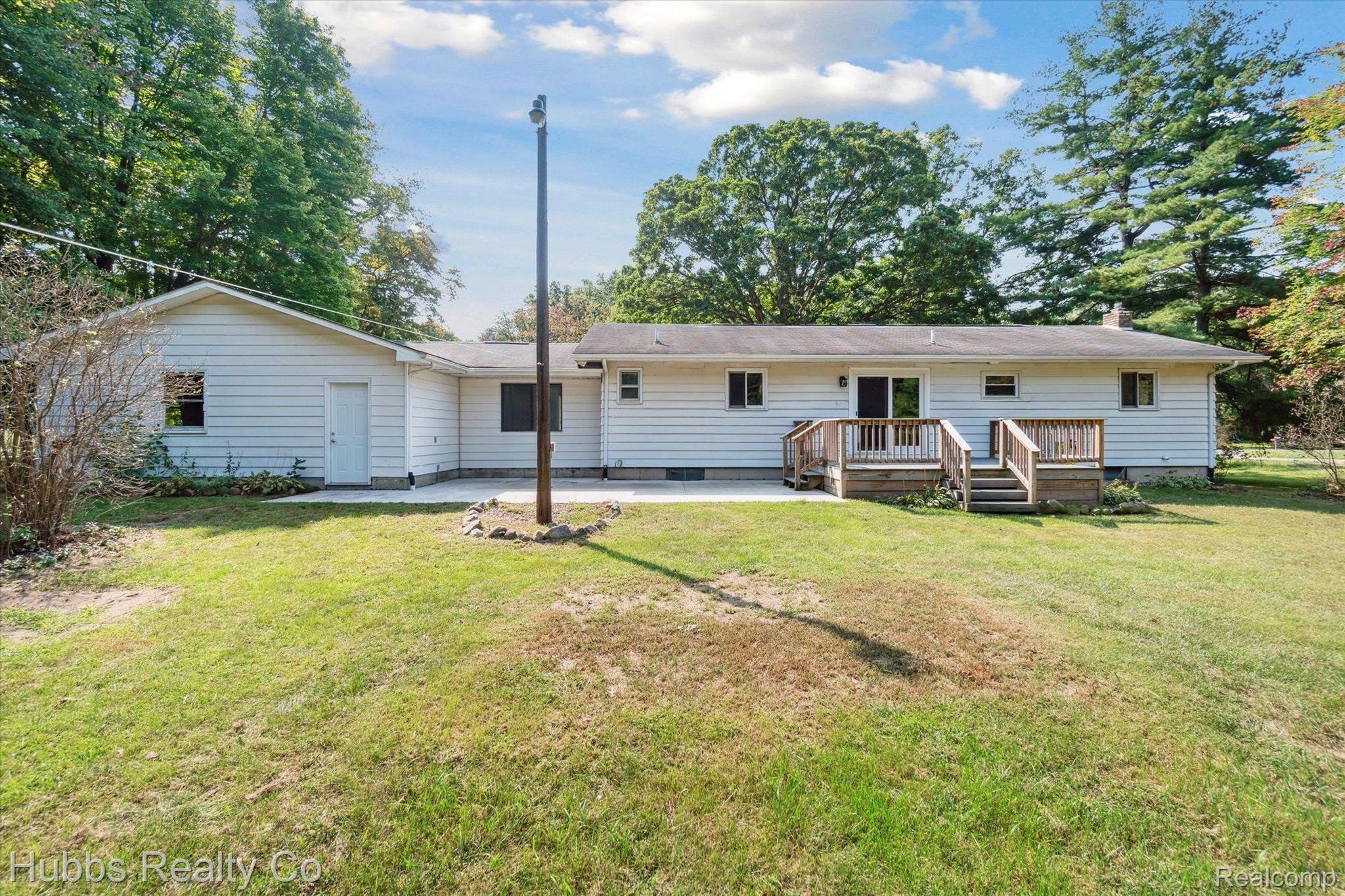 1247 E BURT Road