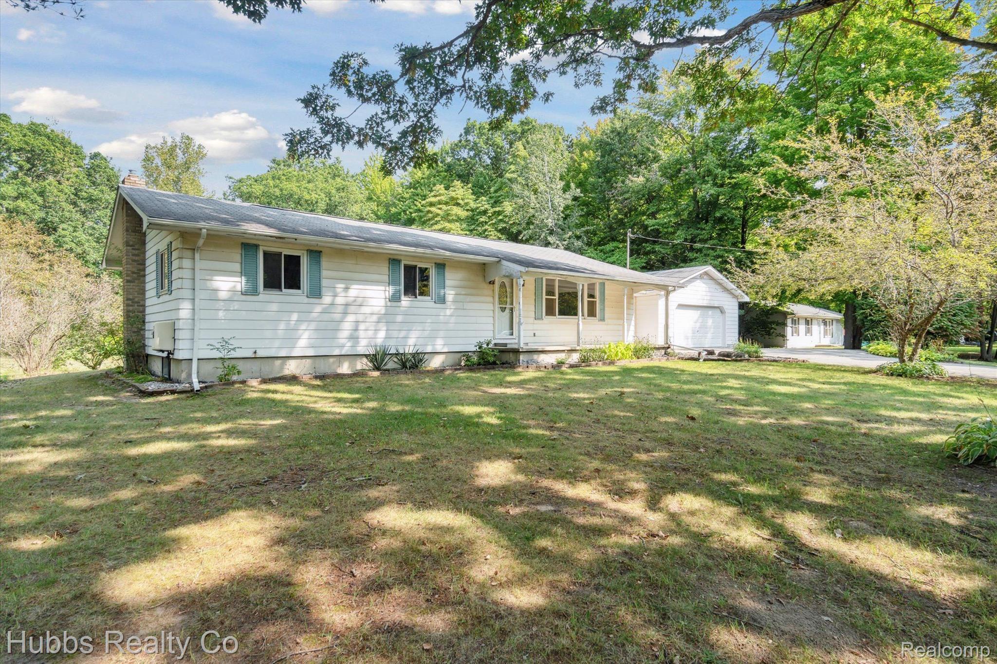 1247 E BURT Road