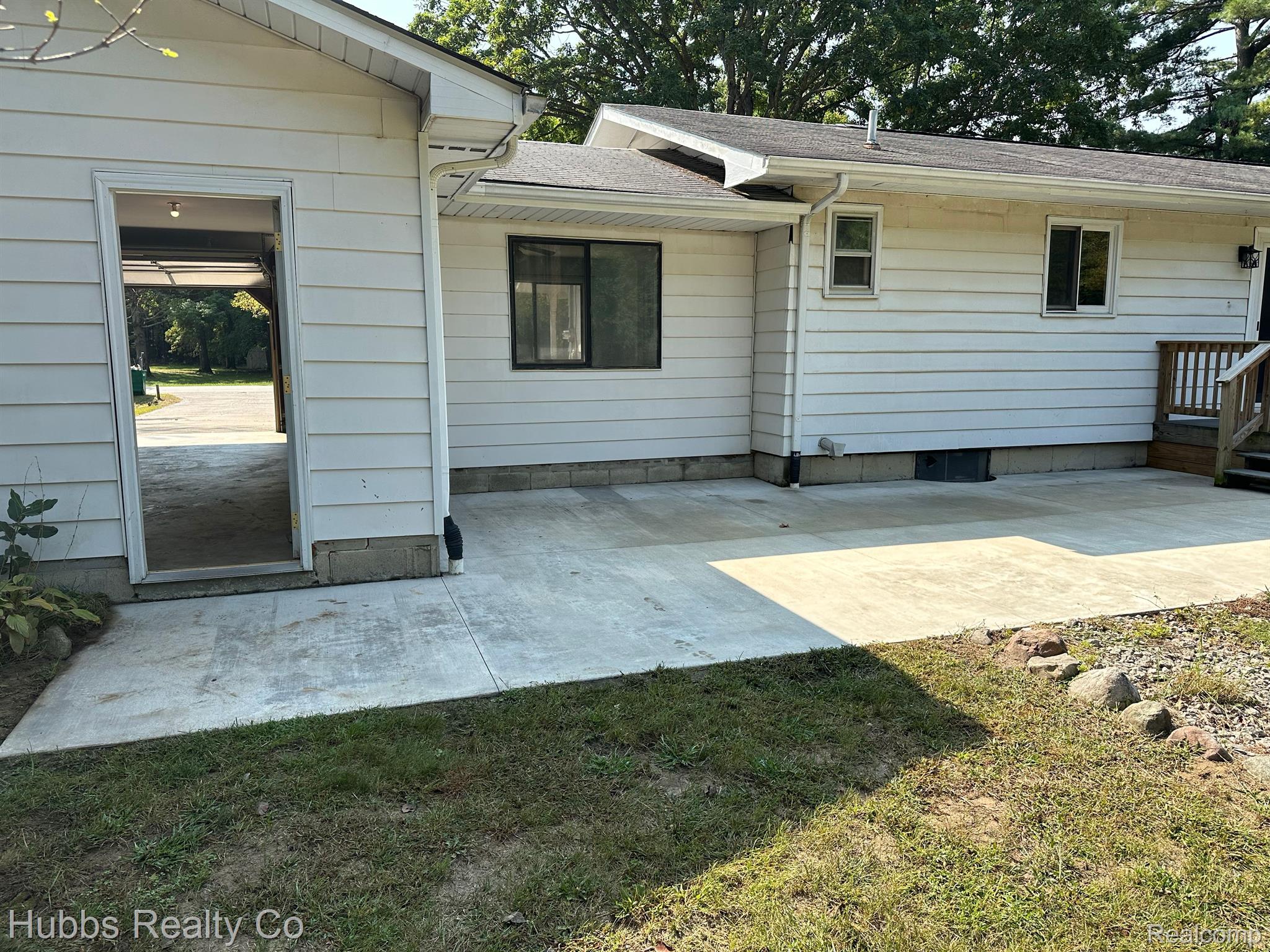 1247 E BURT Road