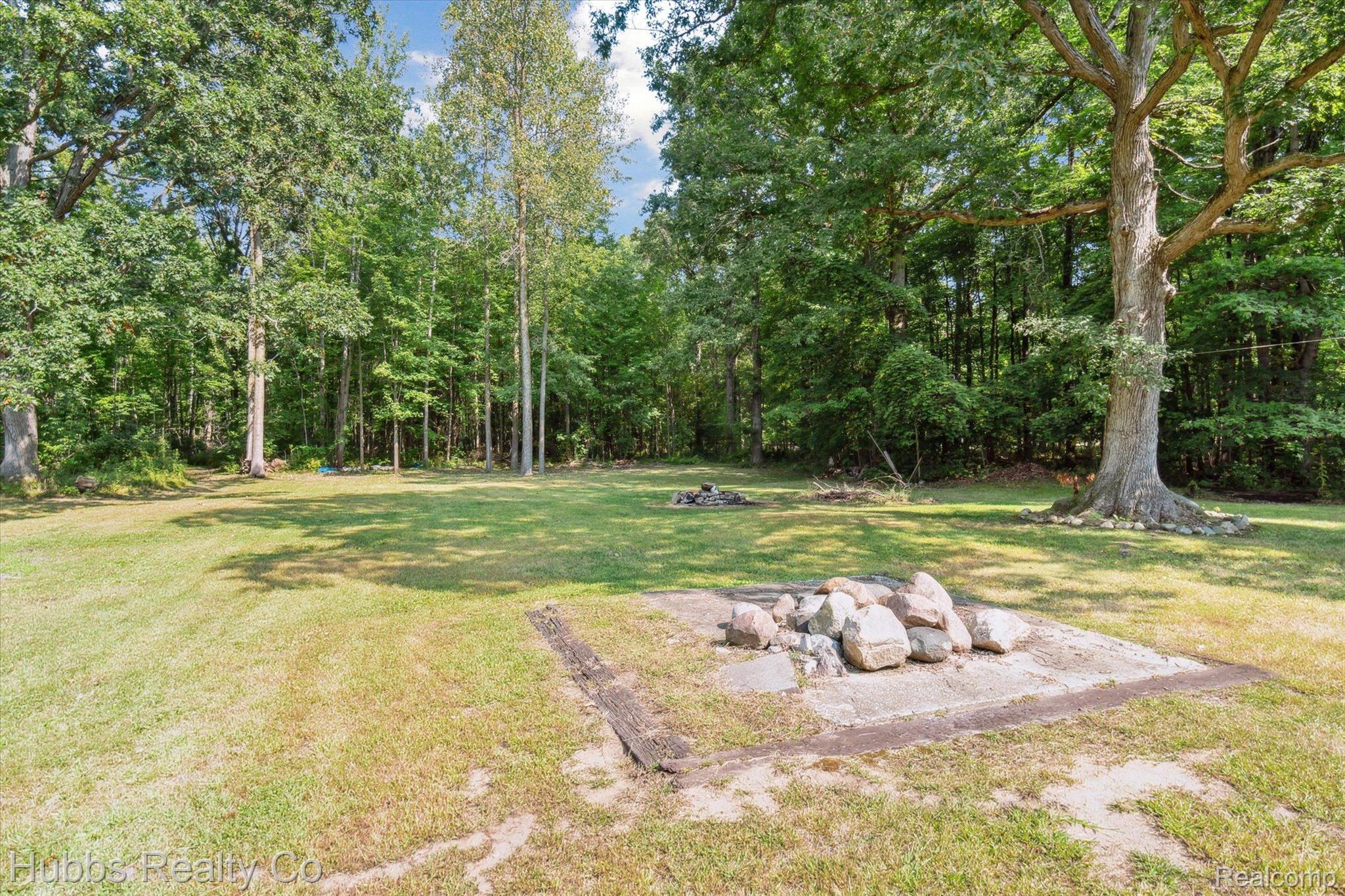 1247 E BURT Road