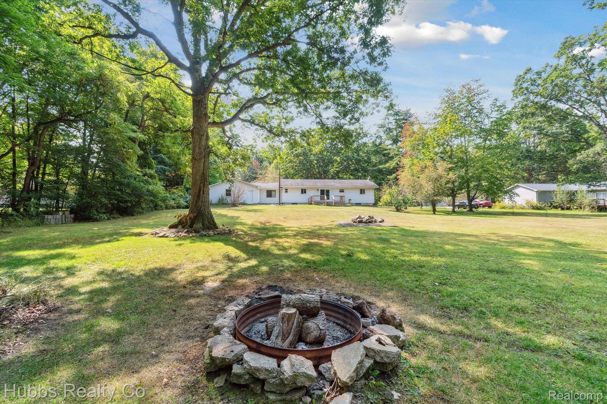 1247 E BURT Road
