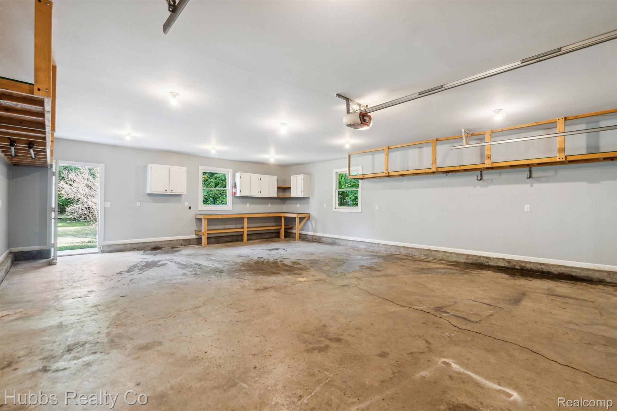 1247 E BURT Road