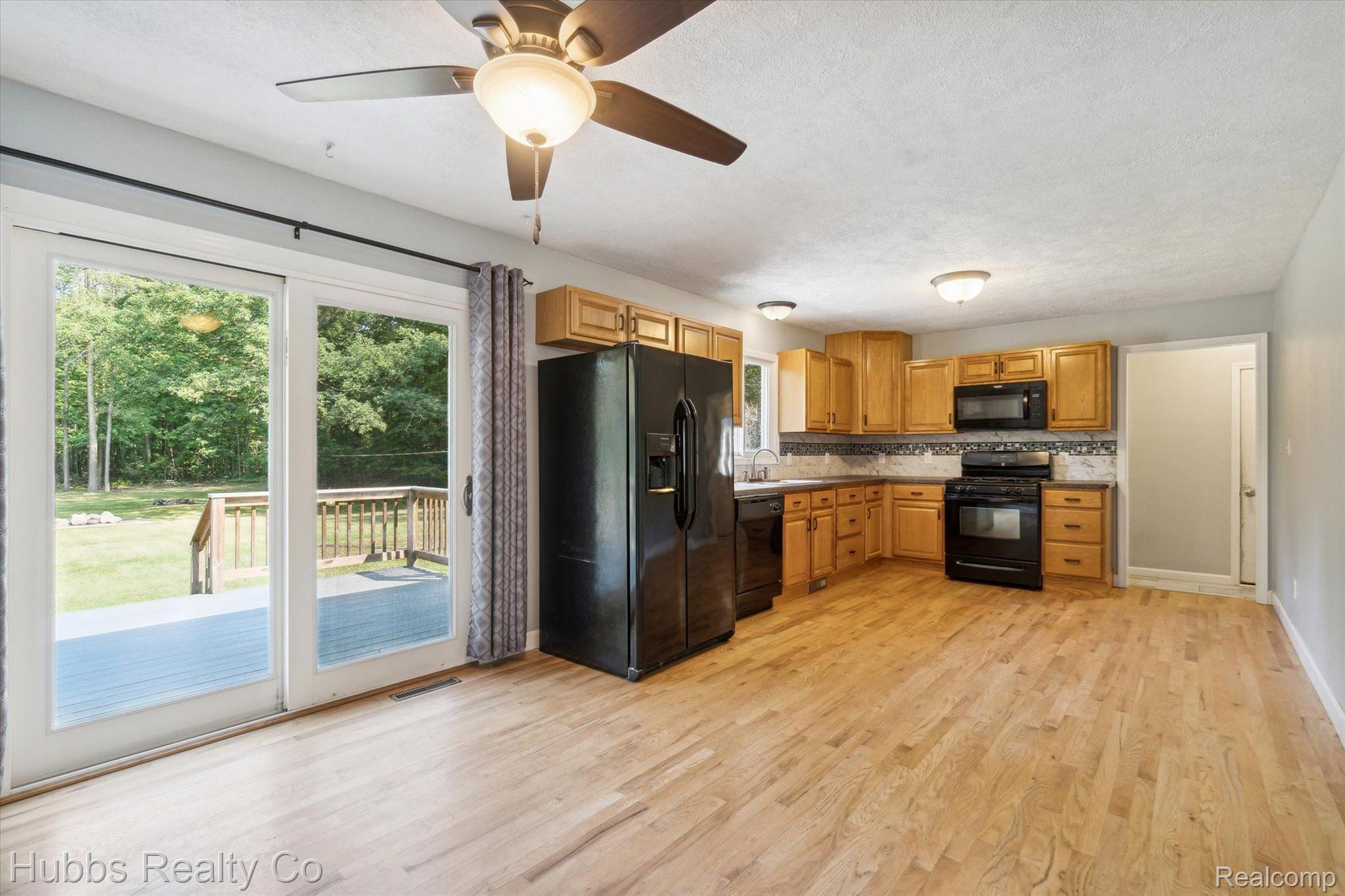 1247 E BURT Road
