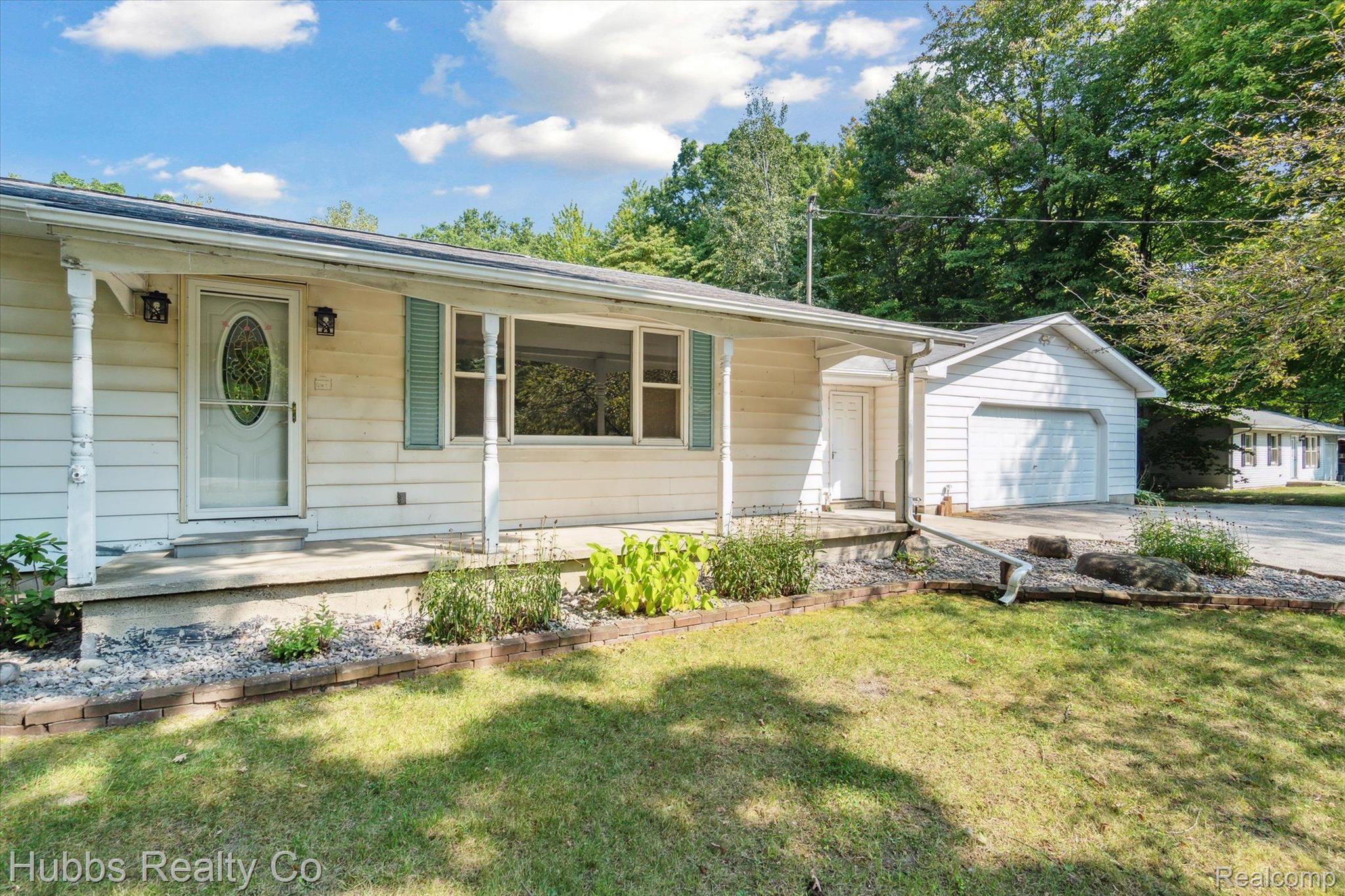 1247 E BURT Road