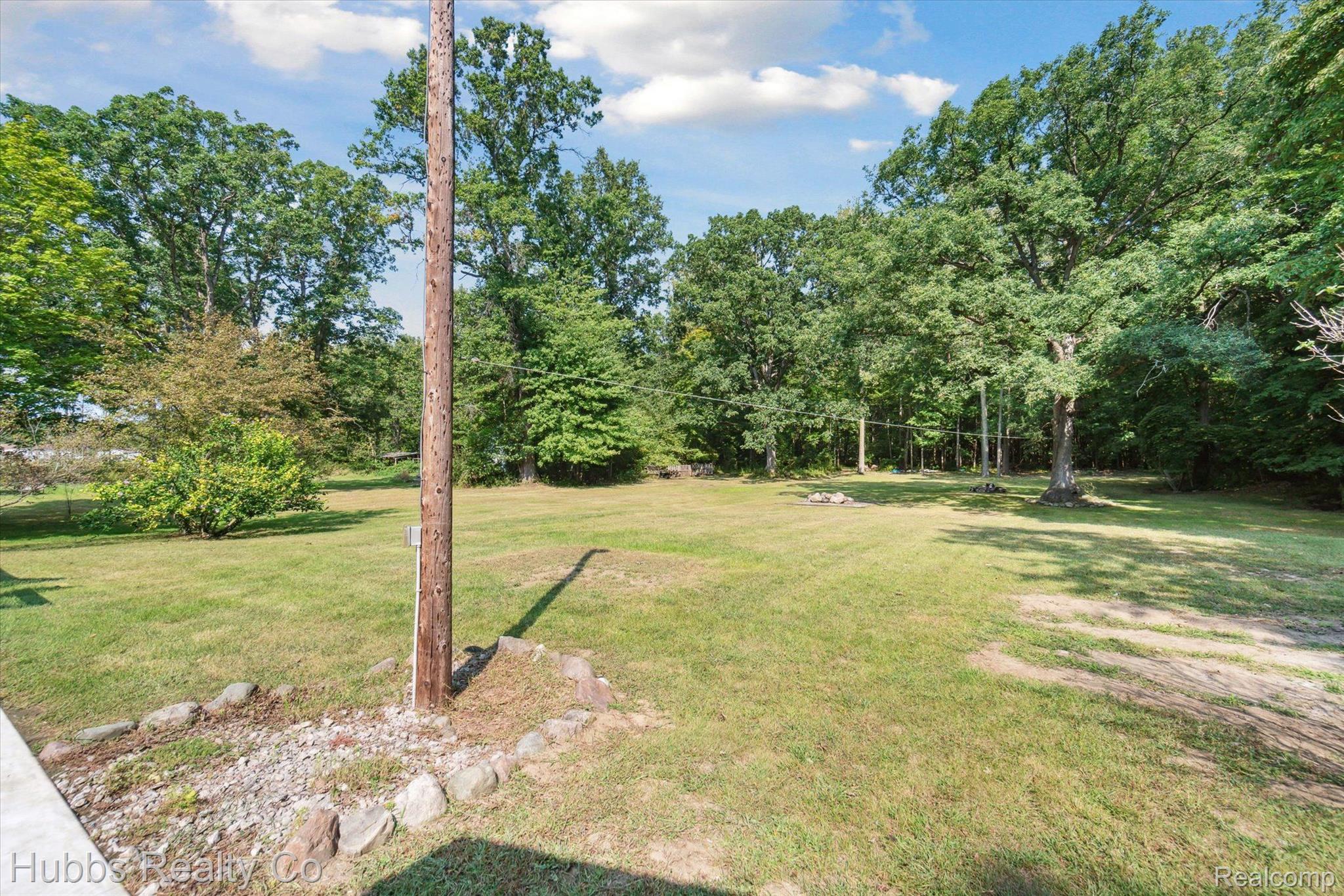 1247 E BURT Road