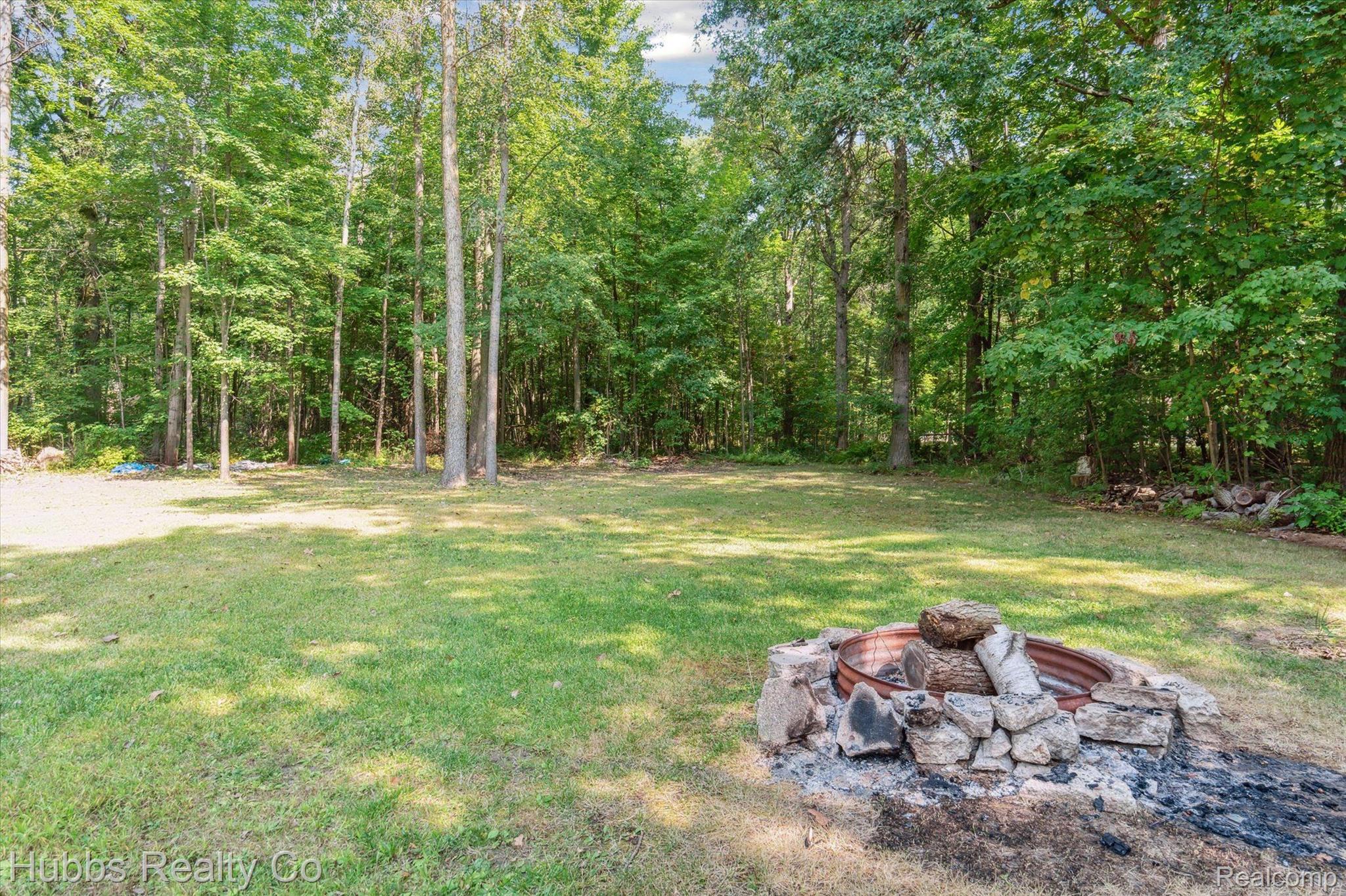 1247 E BURT Road