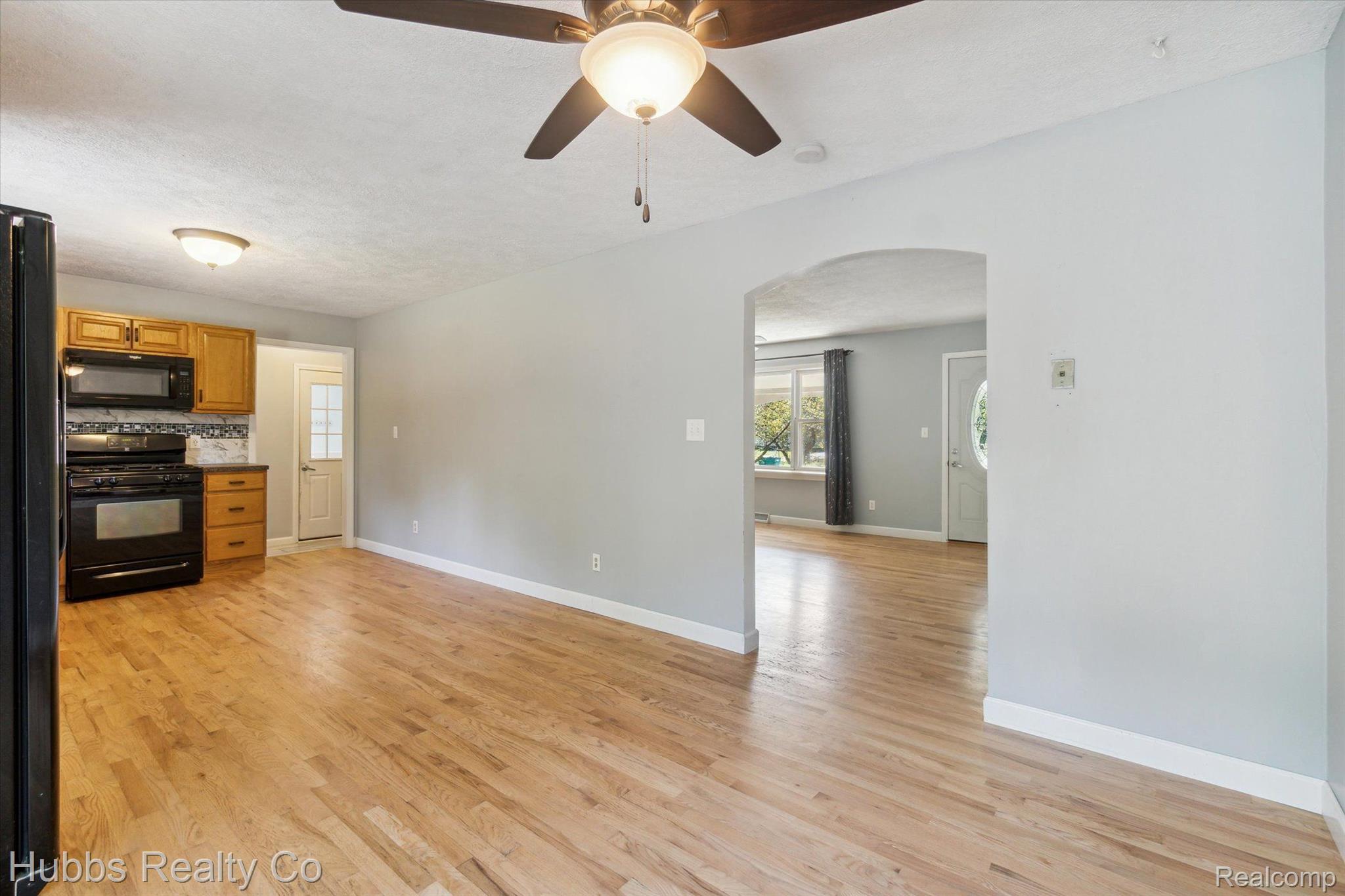 1247 E BURT Road