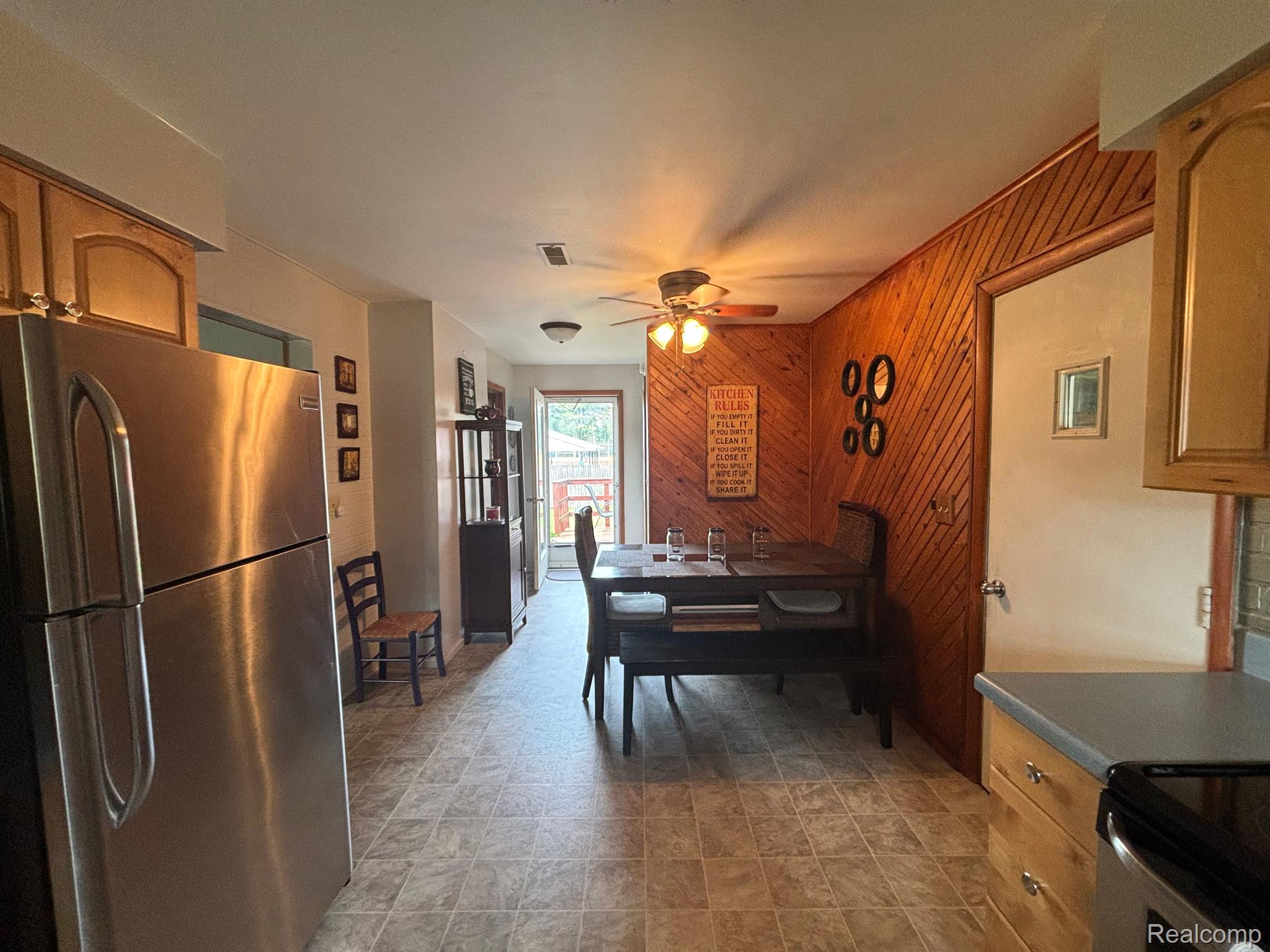 3818 W SAGINAW Road