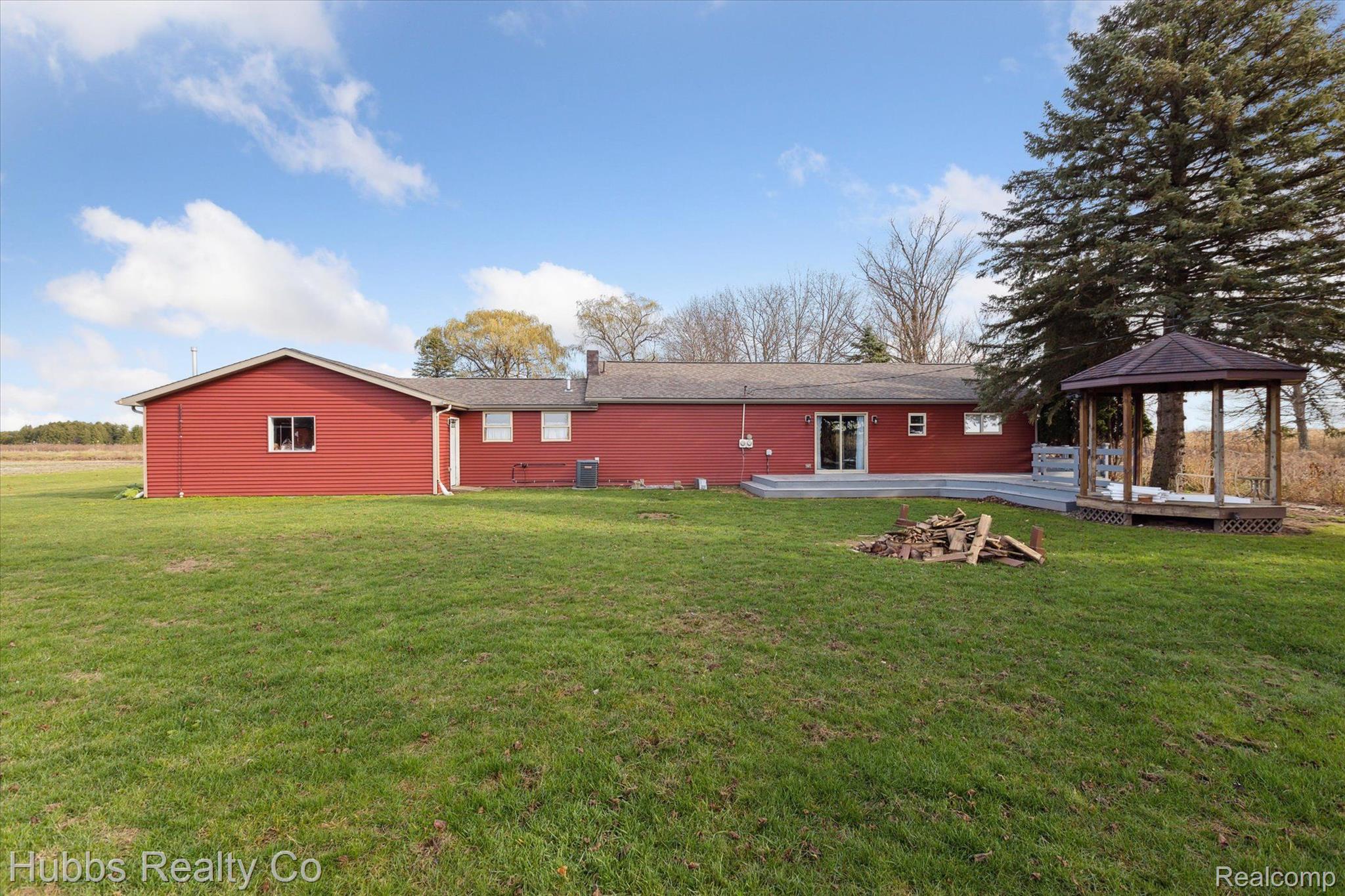 8884 EDWARD Road
