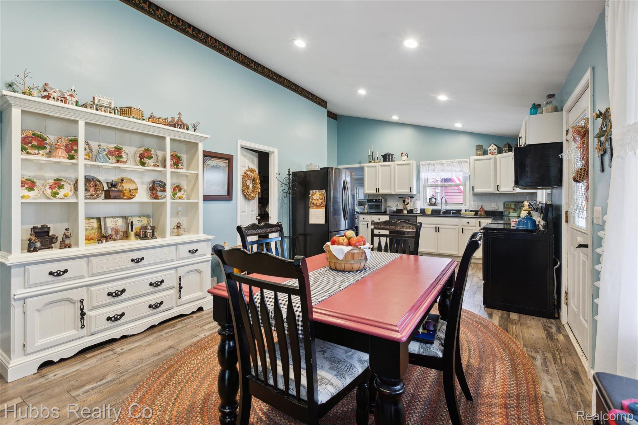 8884 EDWARD Road