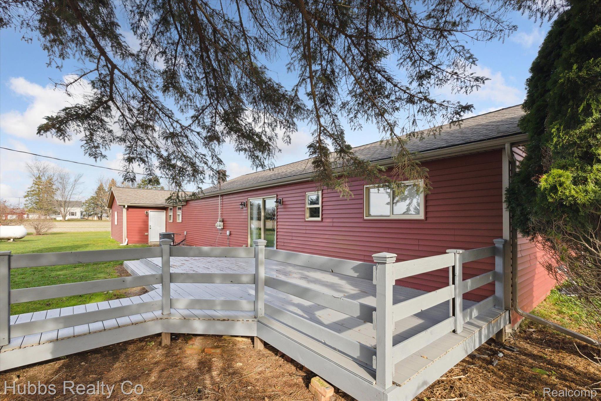8884 EDWARD Road