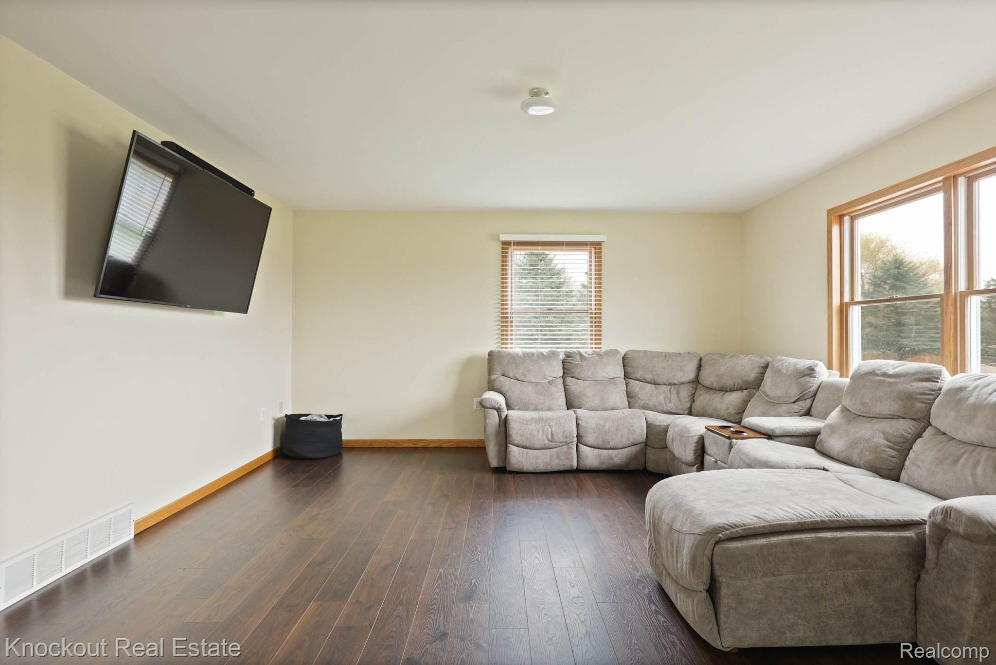 3353 MURPHY LAKE Road